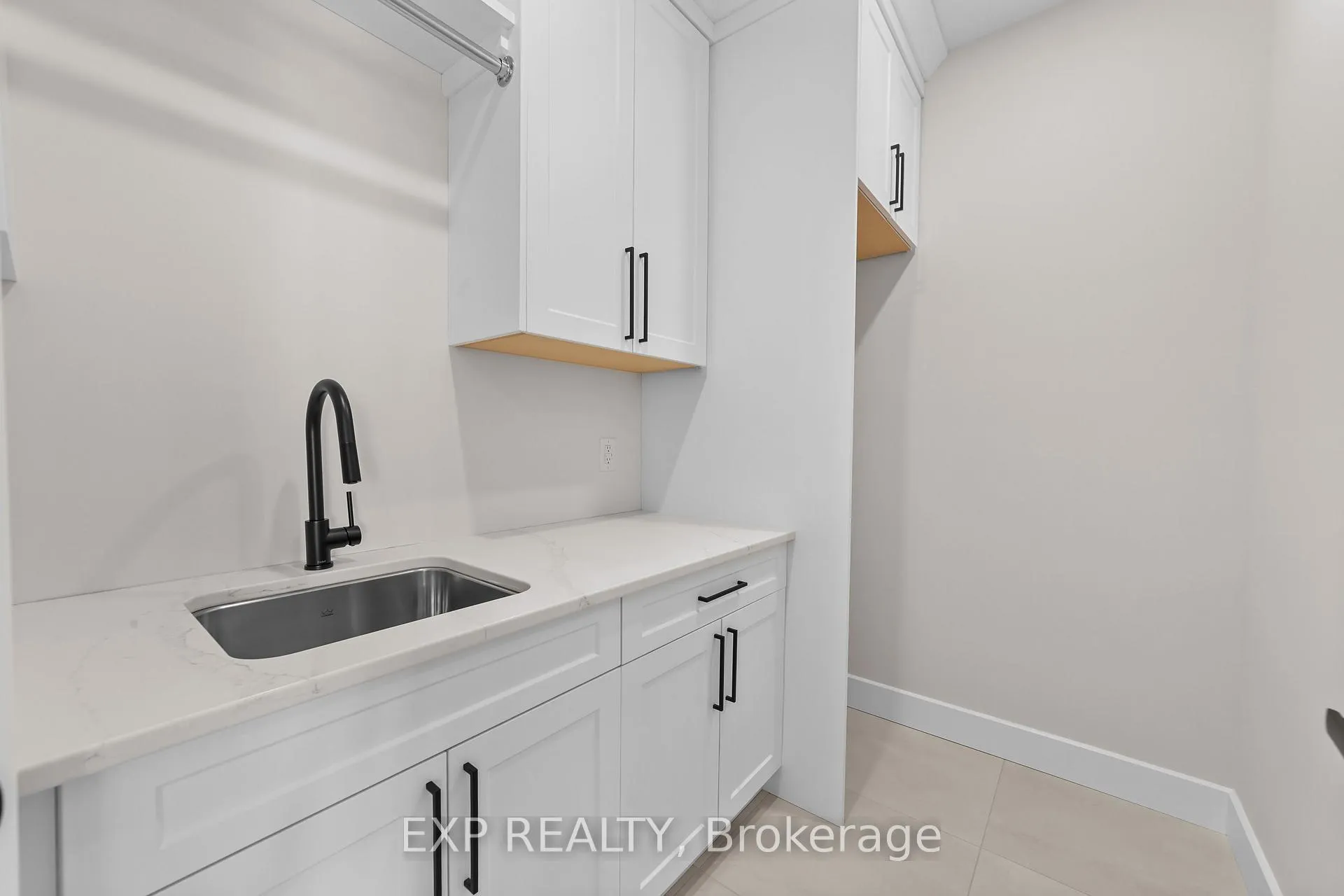 Photo 18 of 408 Erie Street, Warwick, Watford — HOMEH