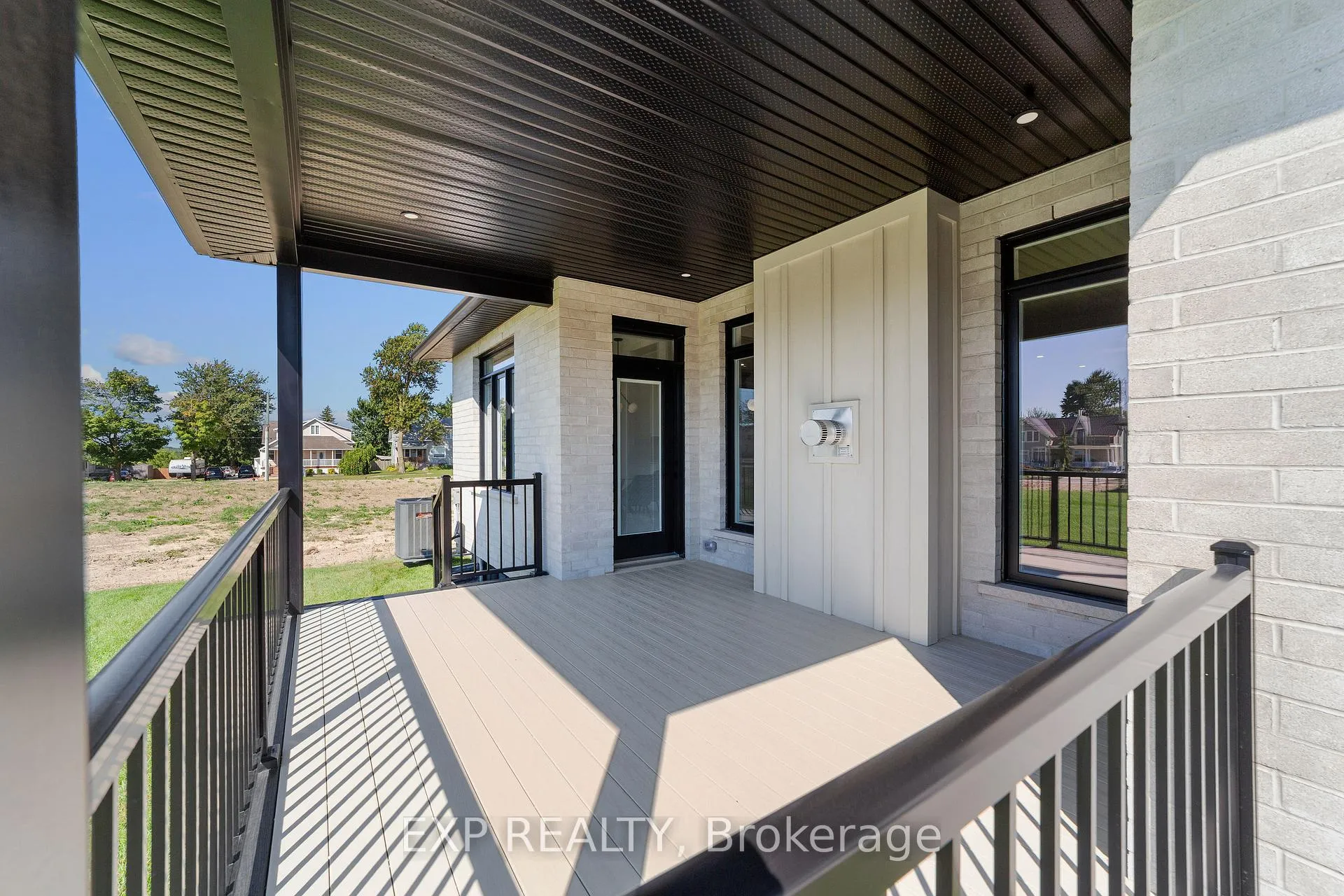 Photo 25 of 408 Erie Street, Warwick, Watford — HOMEH