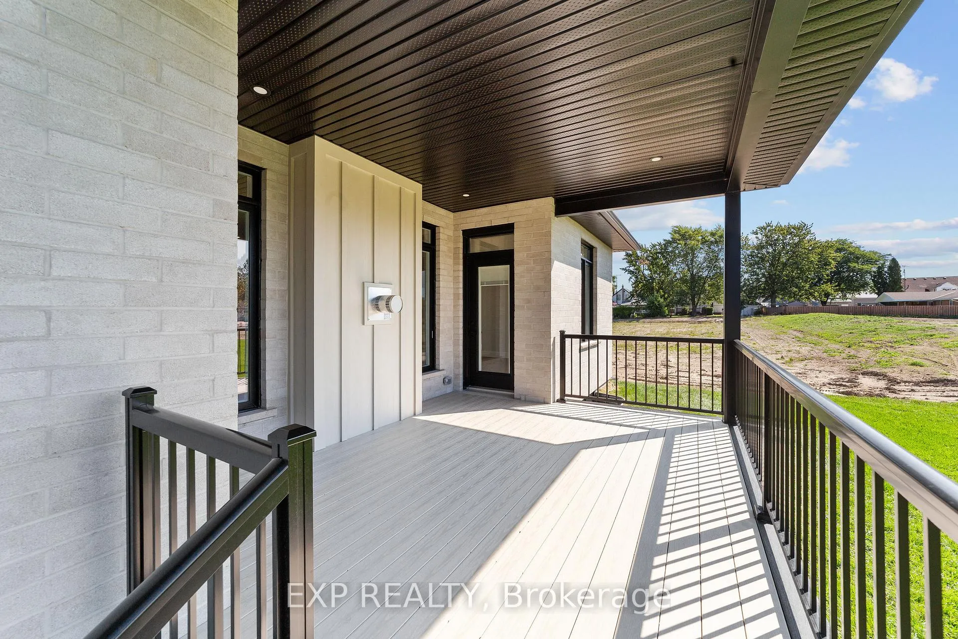 Photo 26 of 408 Erie Street, Warwick, Watford — HOMEH
