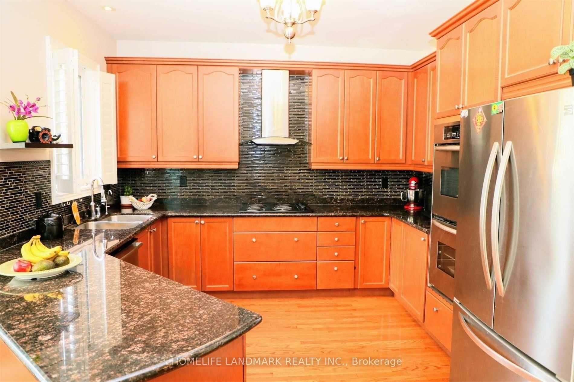 Photo 19 of 1 Fouracre Way, Aurora, Bayview Northeast — HOMEH