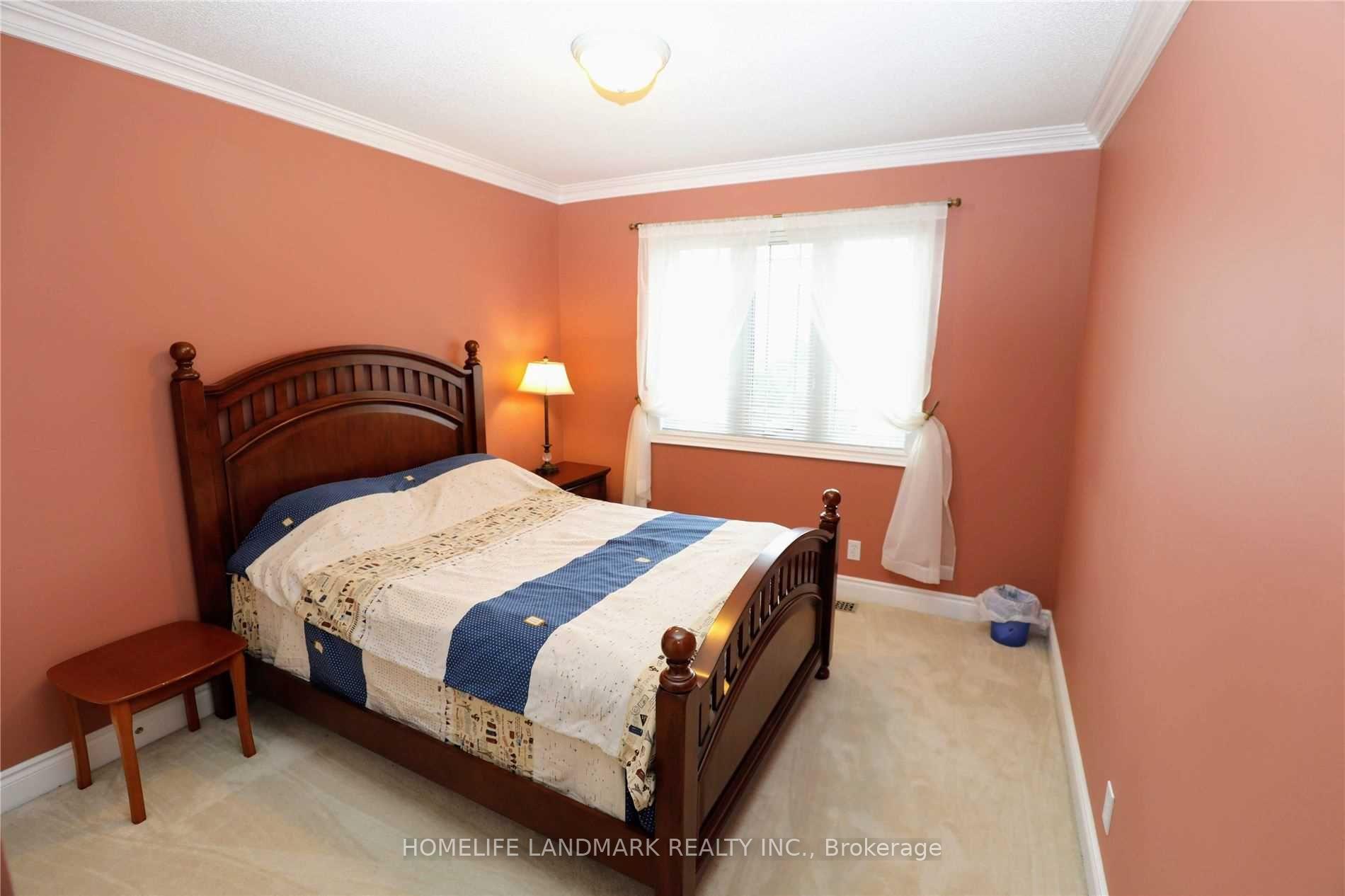 Photo 10 of 1 Fouracre Way, Aurora, Bayview Northeast — HOMEH
