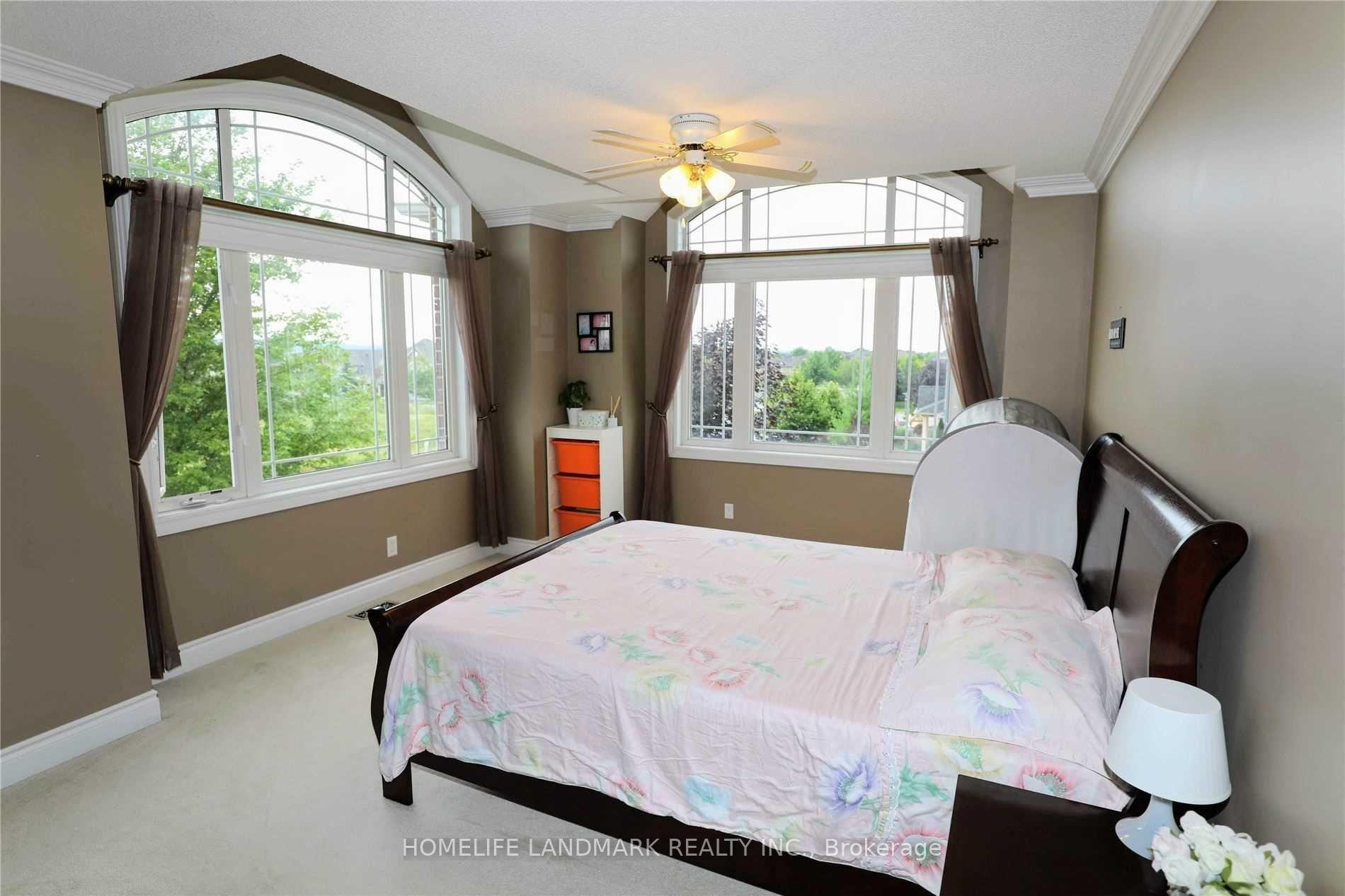 Photo 14 of 1 Fouracre Way, Aurora, Bayview Northeast — HOMEH