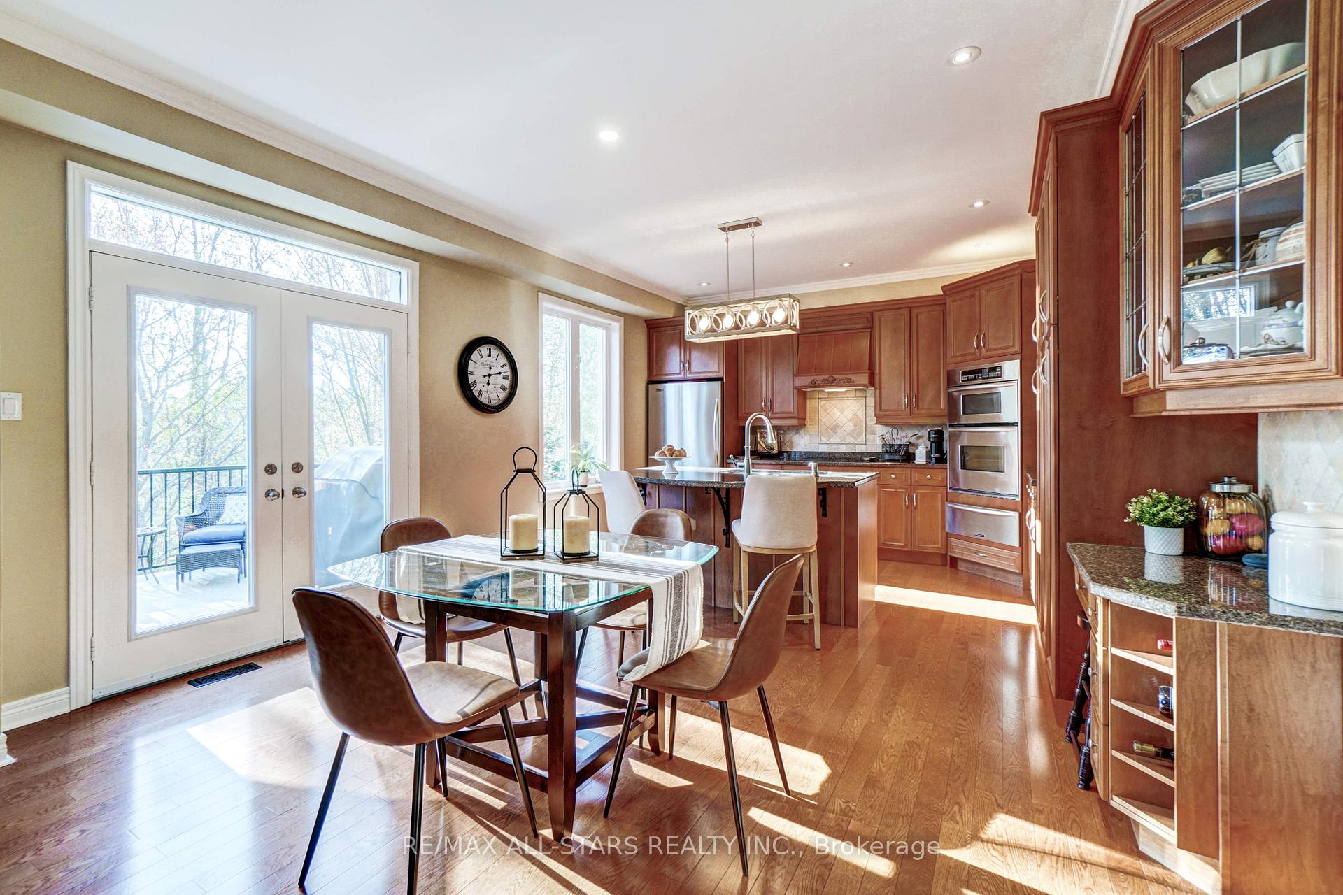 Photo 11 of 64 Button Crescent, Uxbridge — HOMEH