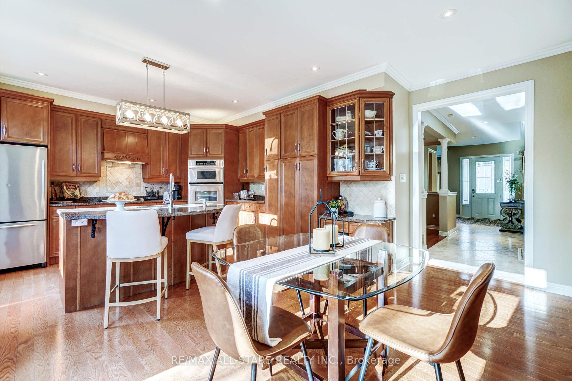 Photo 12 of 64 Button Crescent, Uxbridge — HOMEH