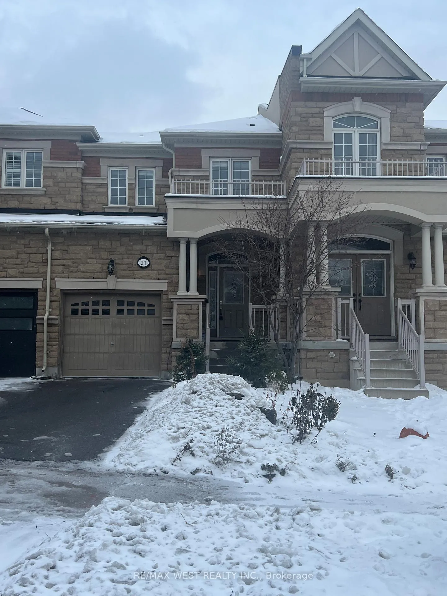 Photo 1 of 21 Spruce Pine Crescent, Vaughan, Patterson — HOMEH