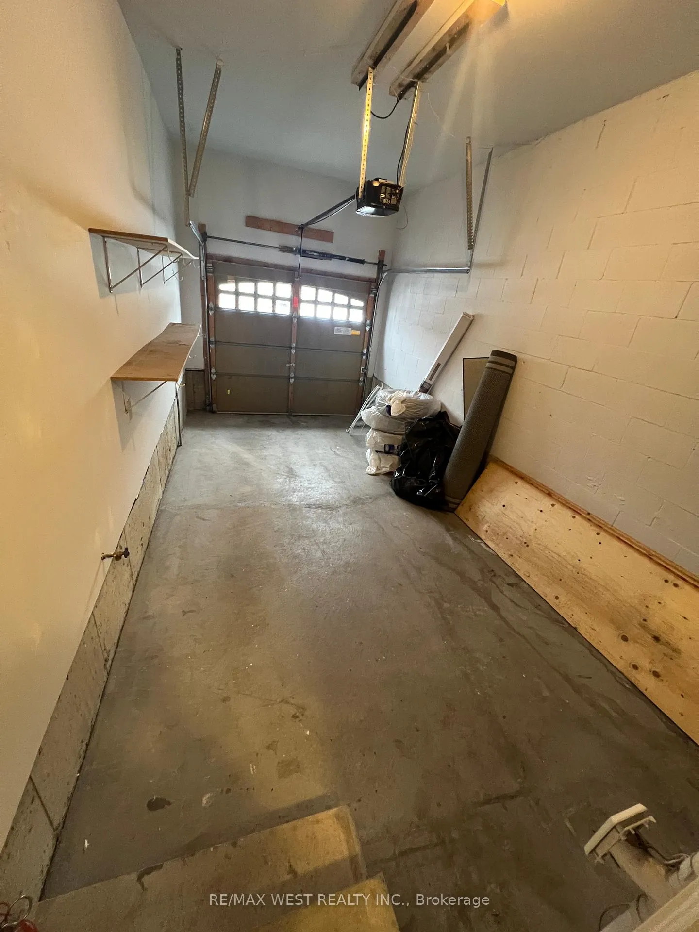 Photo 13 of 21 Spruce Pine Crescent, Vaughan, Patterson — HOMEH