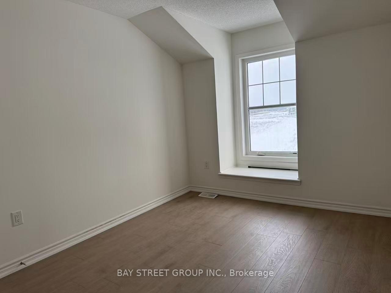 Photo 17 of 53 Shelburne Avenue, Wasaga Beach — HOMEH