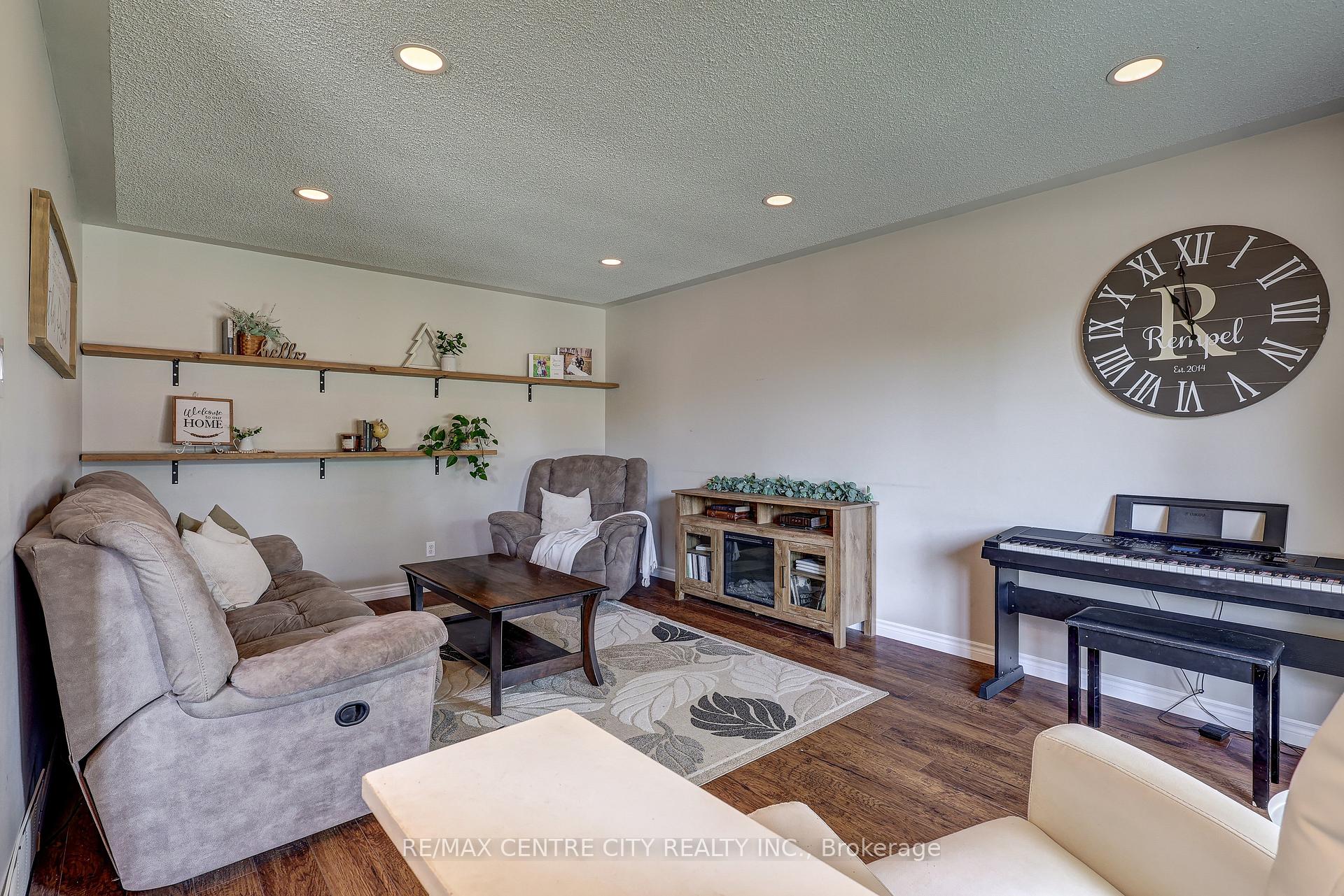 Photo 4 of 25 Hawthorne Crescent, Aylmer — HOMEH