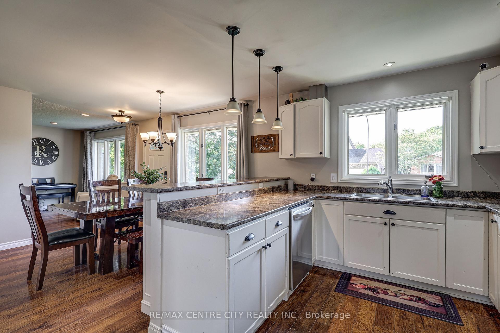 Photo 11 of 25 Hawthorne Crescent, Aylmer — HOMEH