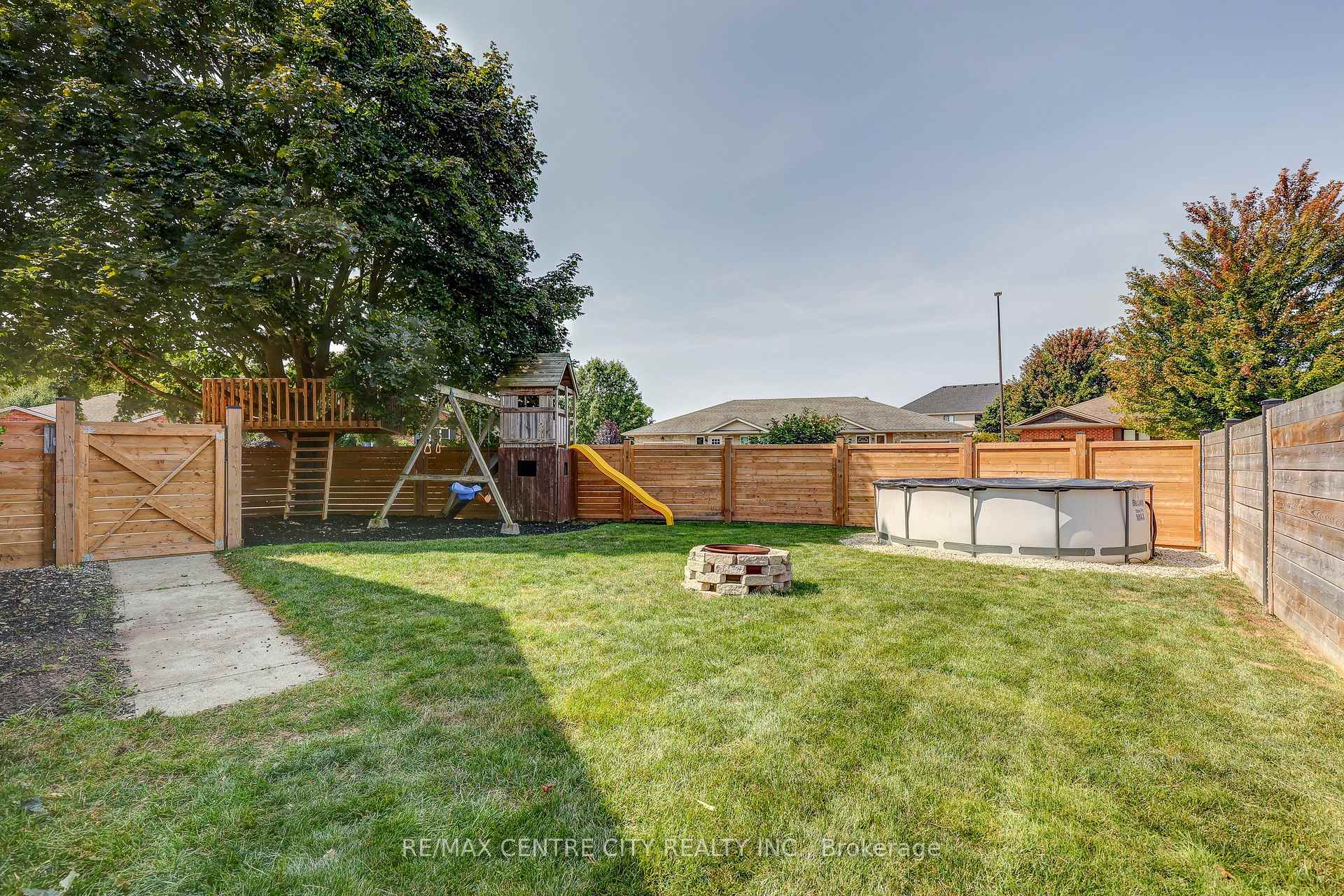 Photo 33 of 25 Hawthorne Crescent, Aylmer — HOMEH