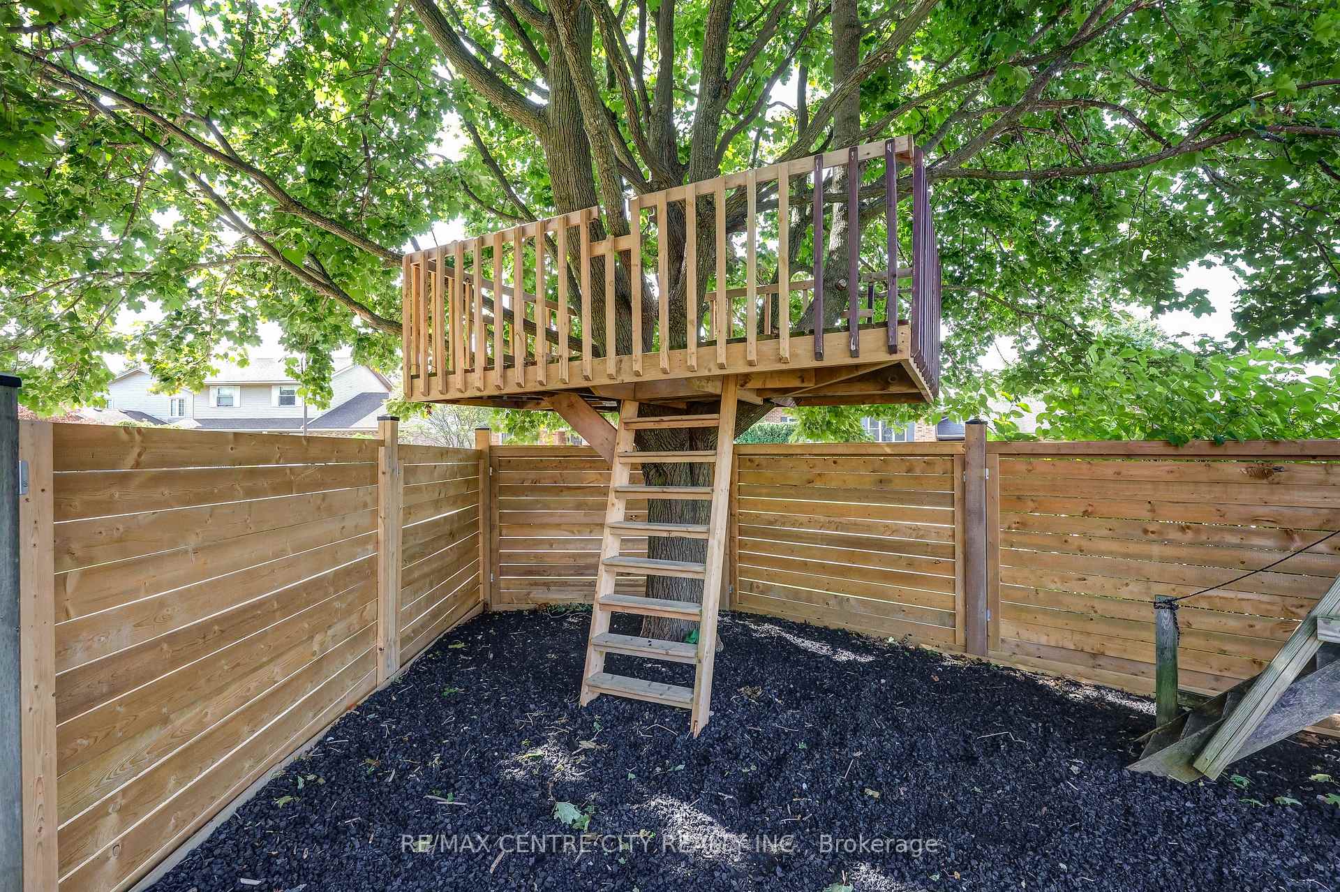 Photo 37 of 25 Hawthorne Crescent, Aylmer — HOMEH