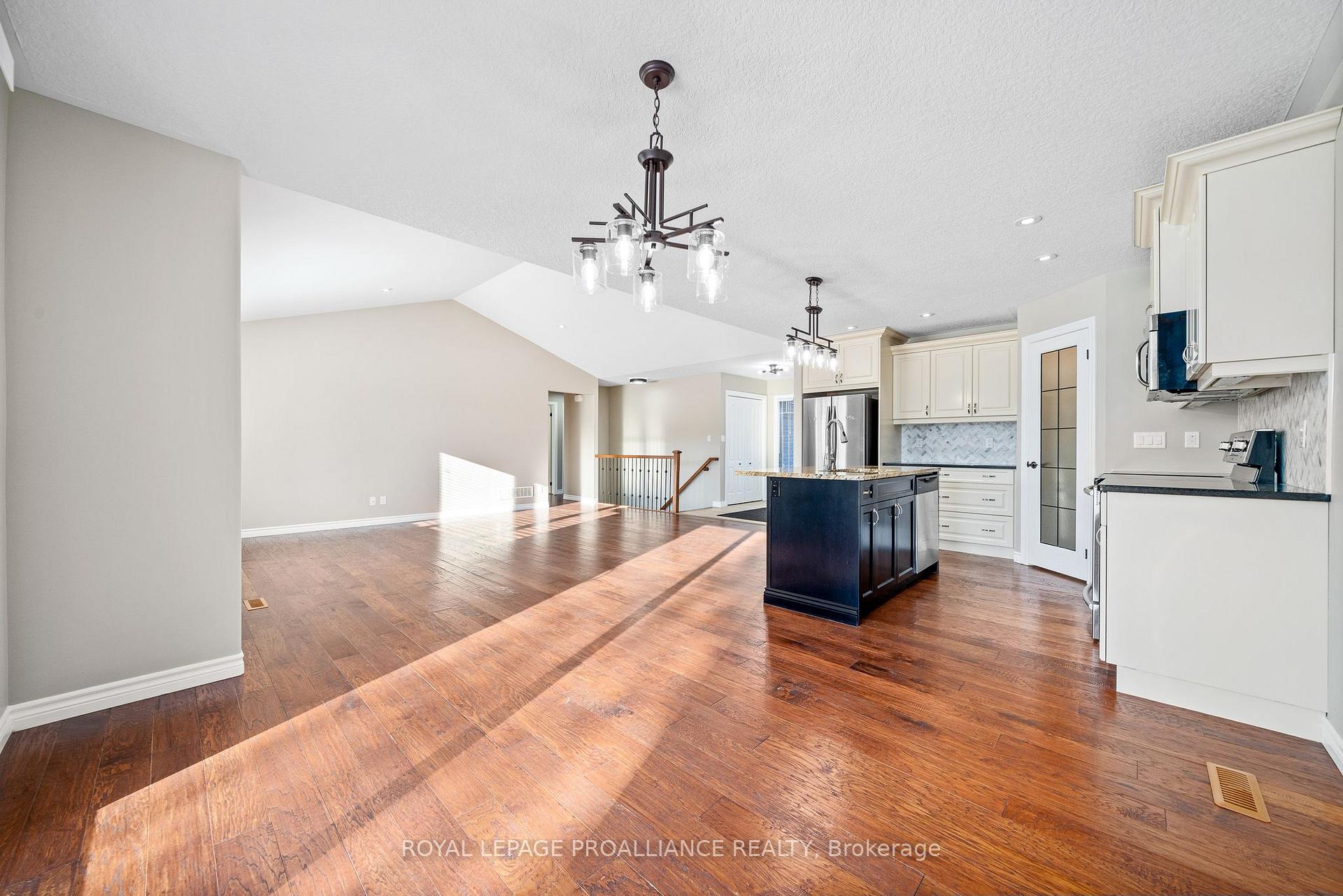 Photo 20 of 1300 Shannon Road, Tyendinaga, Tyendinaga Township — HOMEH