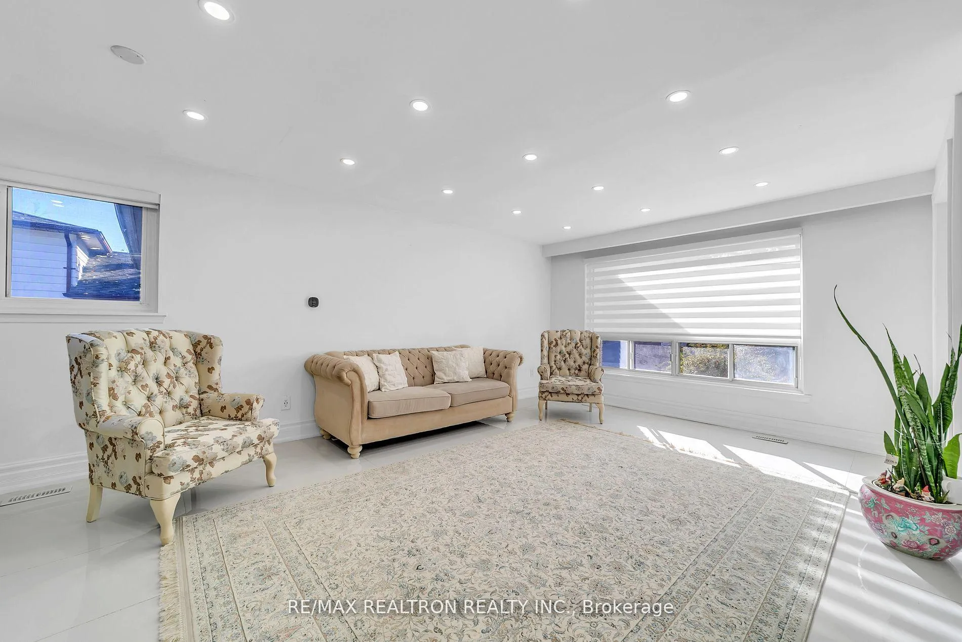Photo 7 of 4 Boulding Drive, Aurora, Aurora Heights — HOMEH