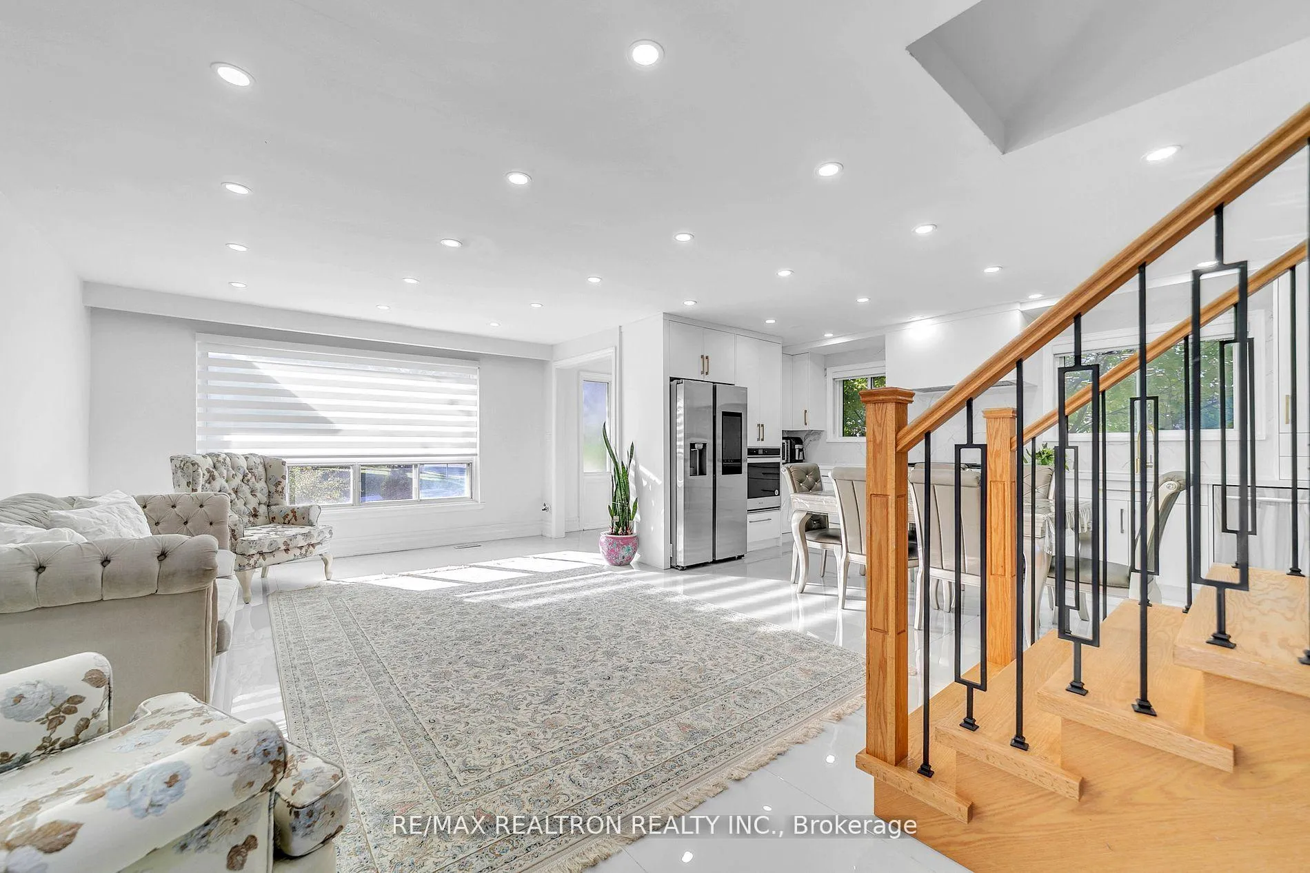 Photo 8 of 4 Boulding Drive, Aurora, Aurora Heights — HOMEH