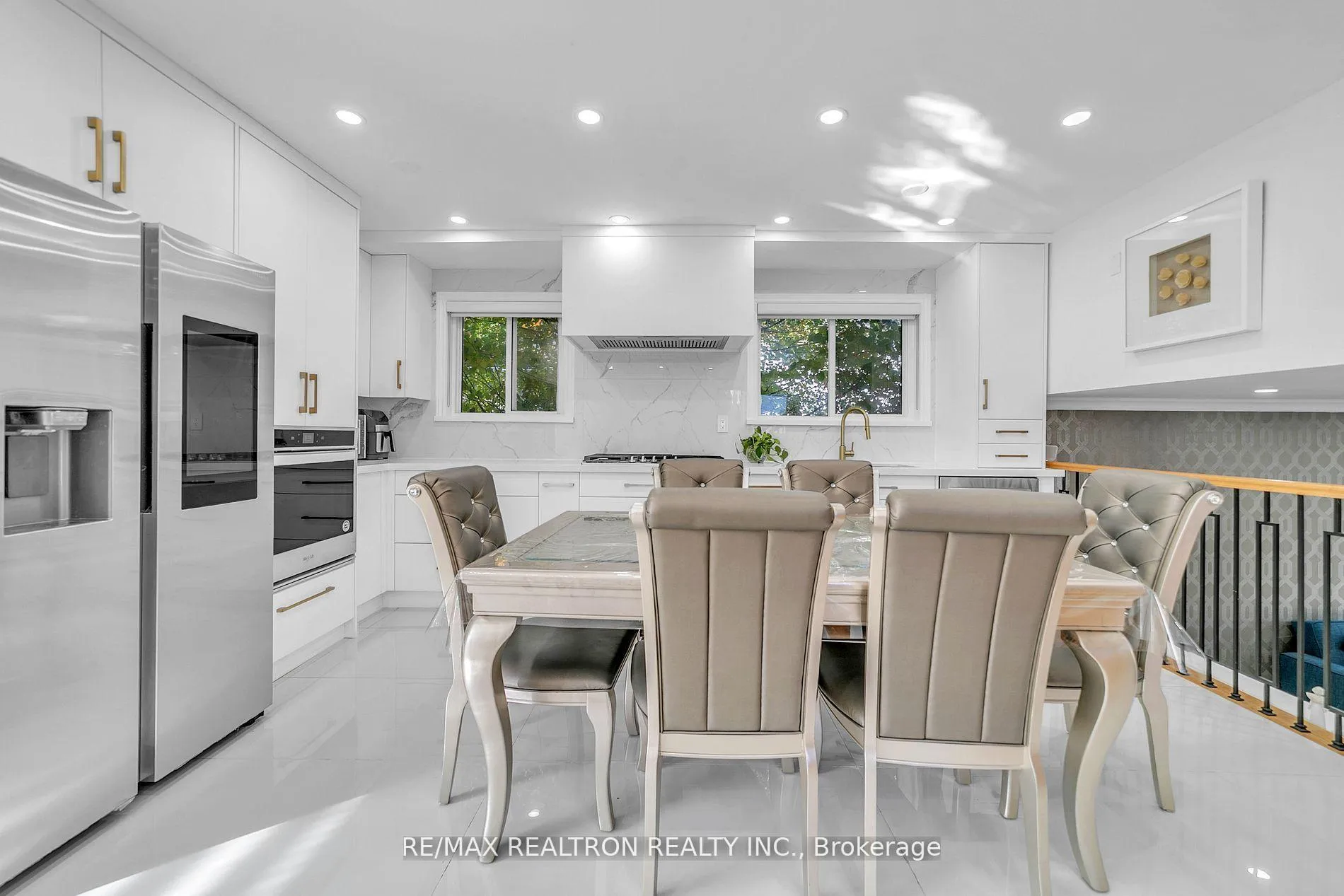 Photo 10 of 4 Boulding Drive, Aurora, Aurora Heights — HOMEH