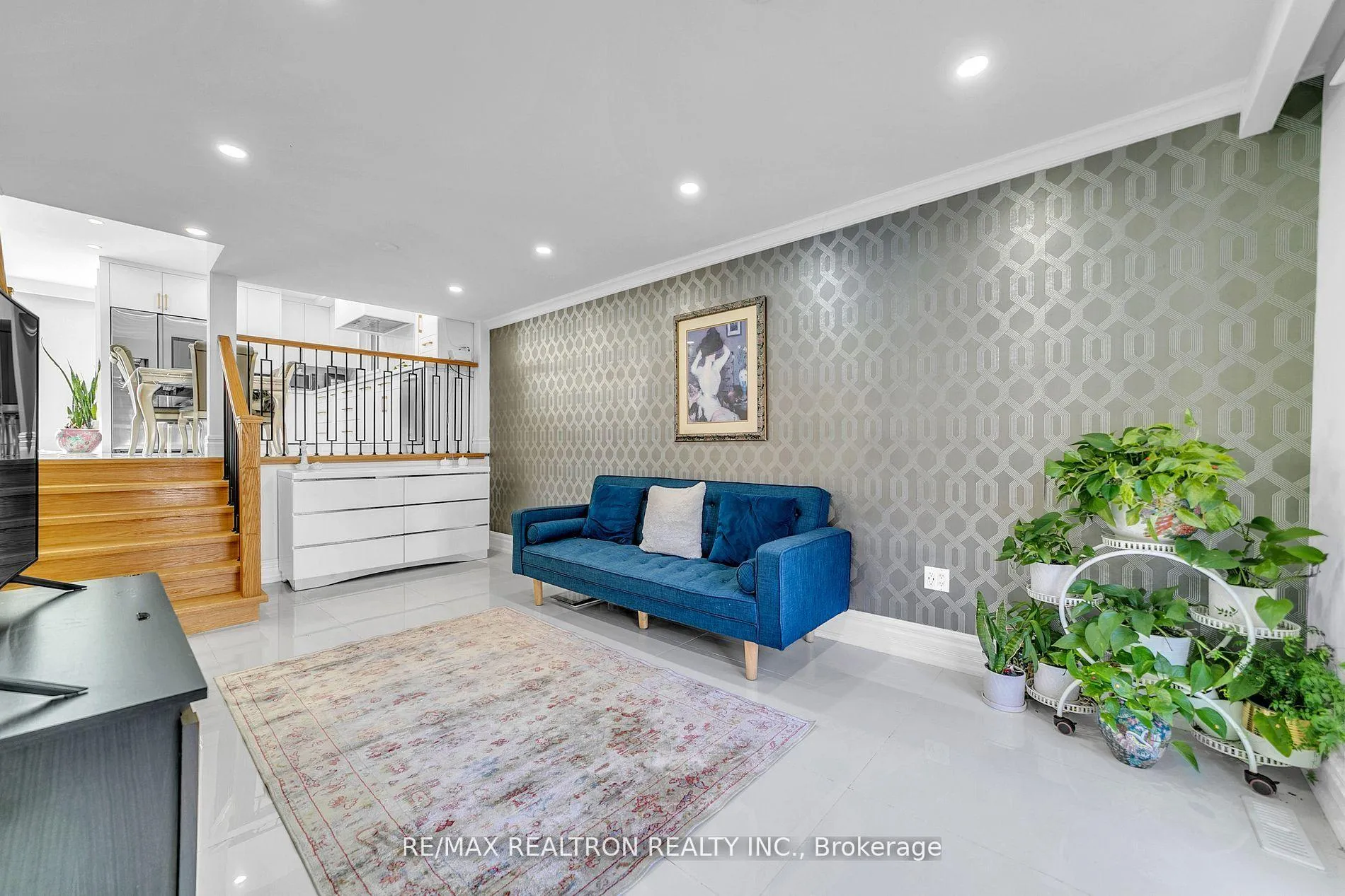 Photo 13 of 4 Boulding Drive, Aurora, Aurora Heights — HOMEH