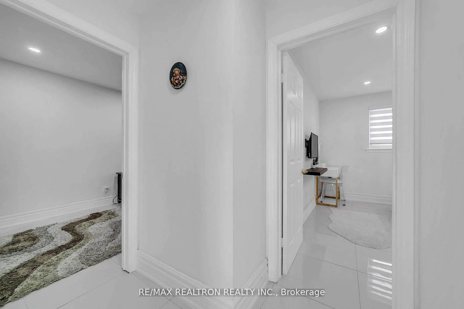 Photo 17 of 4 Boulding Drive, Aurora, Aurora Heights — HOMEH