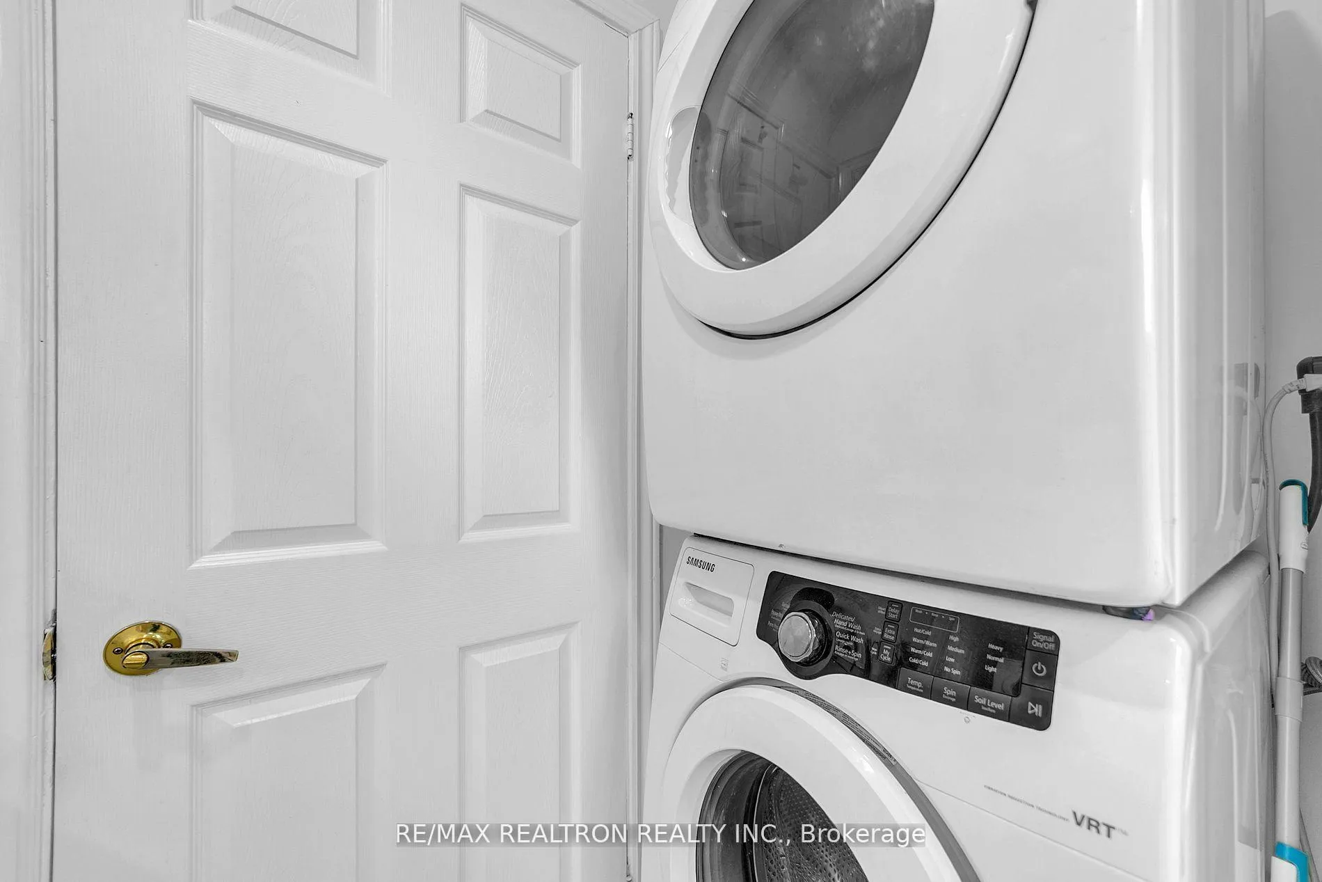 Photo 21 of 4 Boulding Drive, Aurora, Aurora Heights — HOMEH