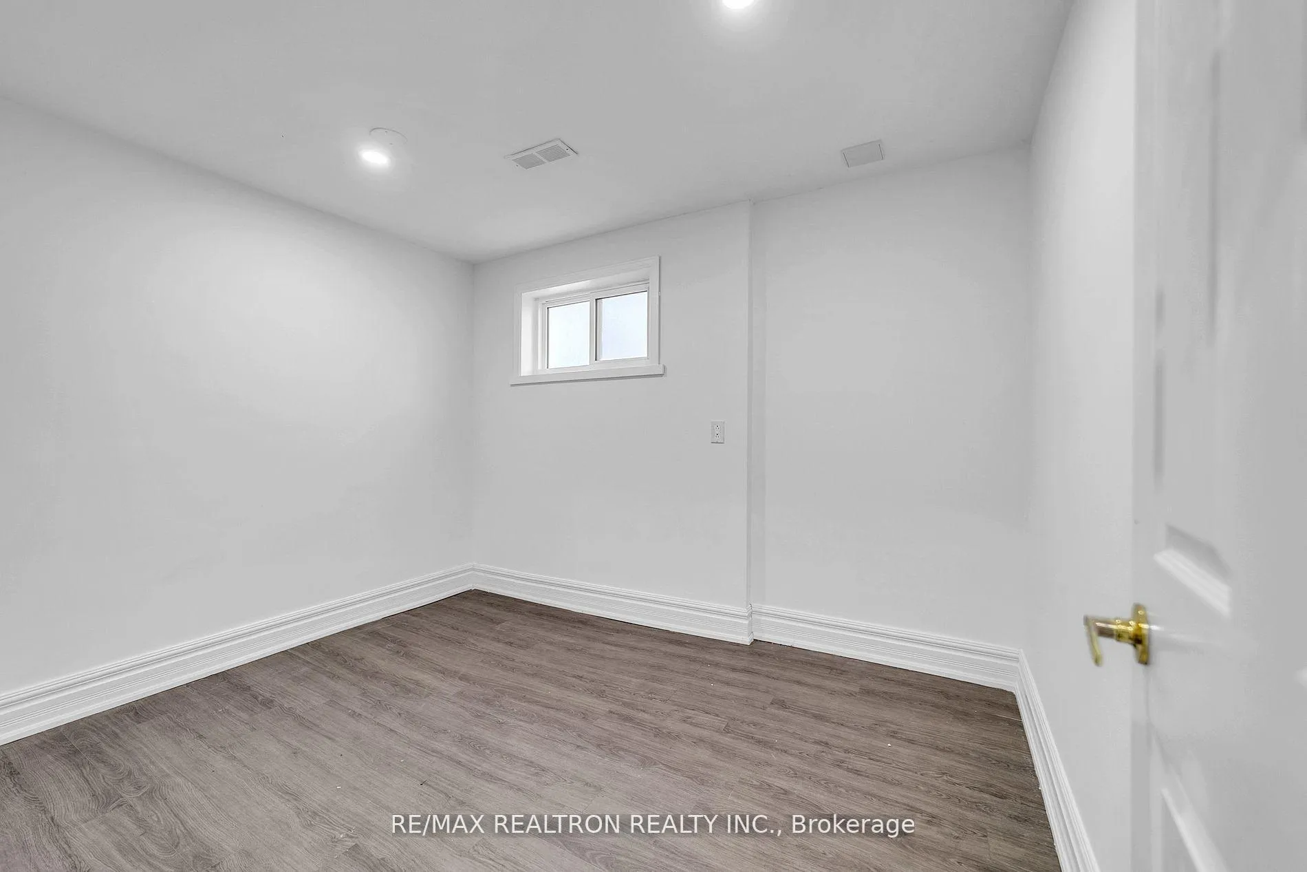 Photo 26 of 4 Boulding Drive, Aurora, Aurora Heights — HOMEH