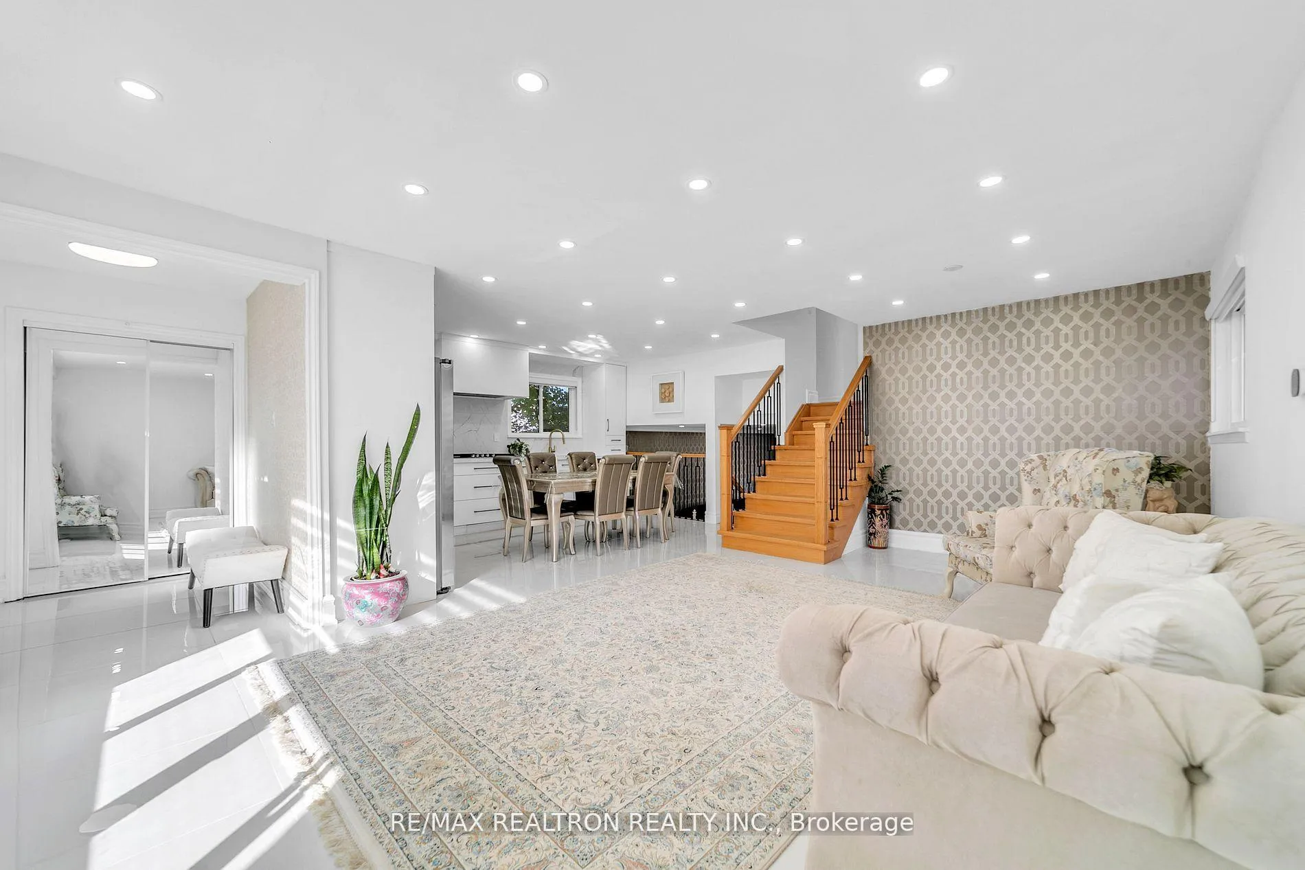 Photo 36 of 4 Boulding Drive, Aurora, Aurora Heights — HOMEH