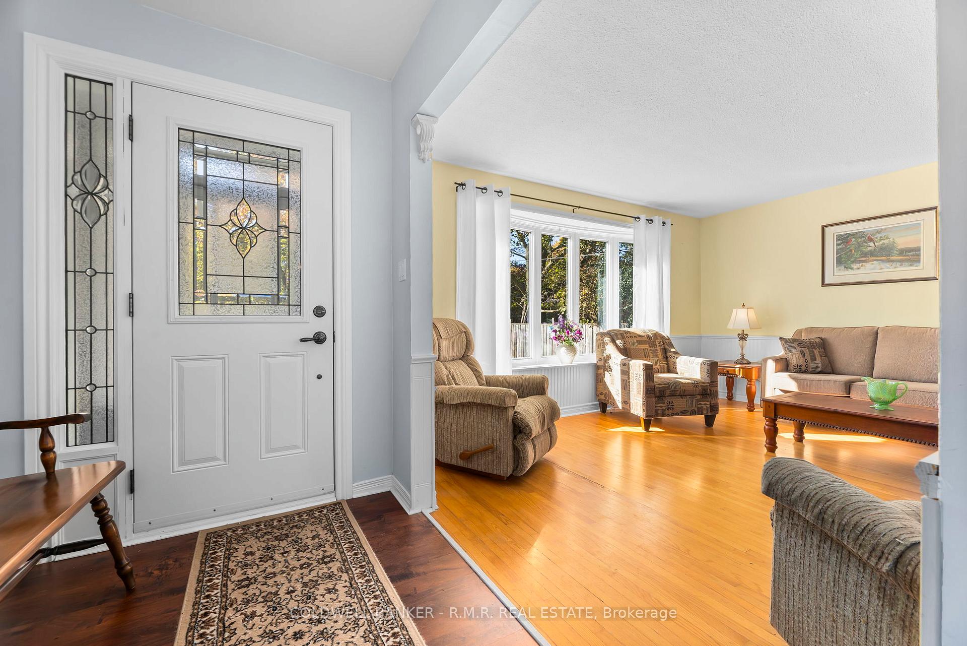 Photo 2 of 93 Cedar Street N, Uxbridge — HOMEH