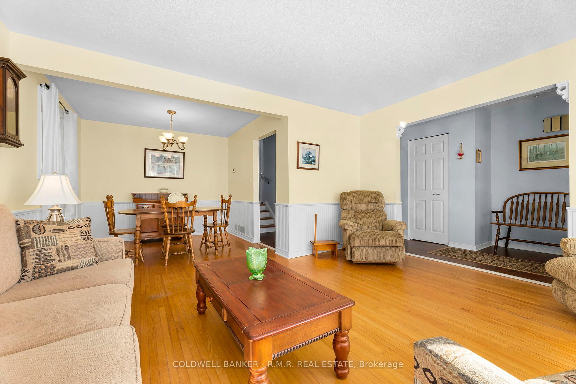 Photo 11 of 93 Cedar Street N, Uxbridge — HOMEH