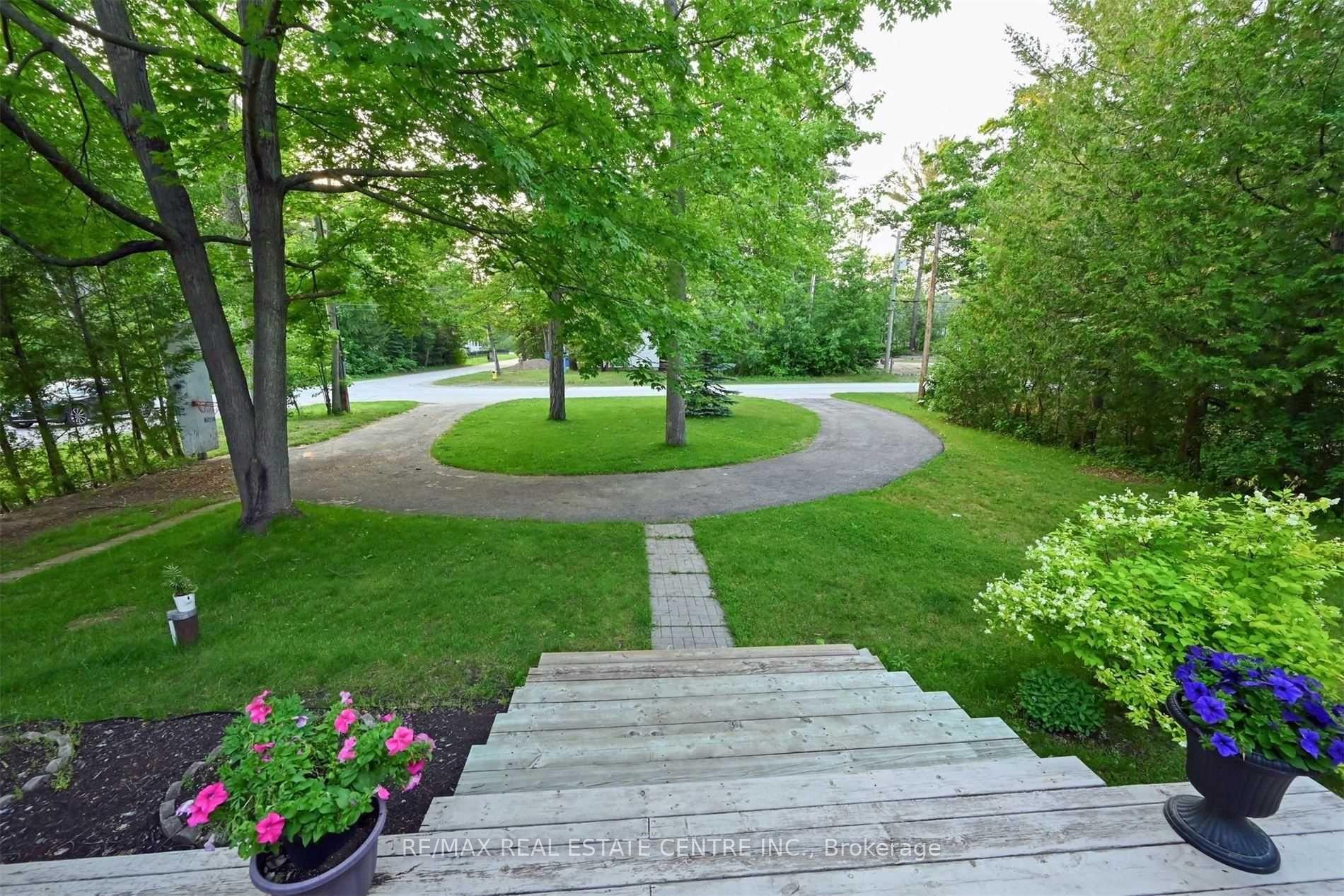 Photo 3 of 143 Allenwood Drive, Wasaga Beach — HOMEH