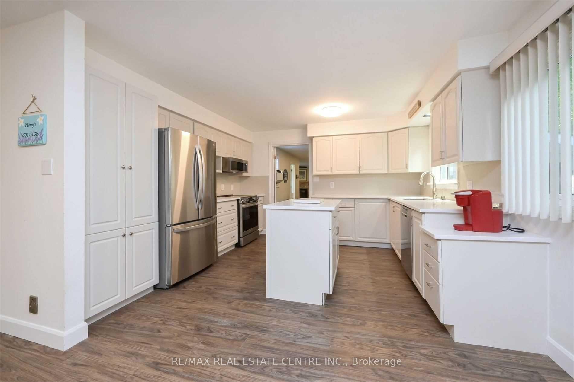 Photo 11 of 143 Allenwood Drive, Wasaga Beach — HOMEH
