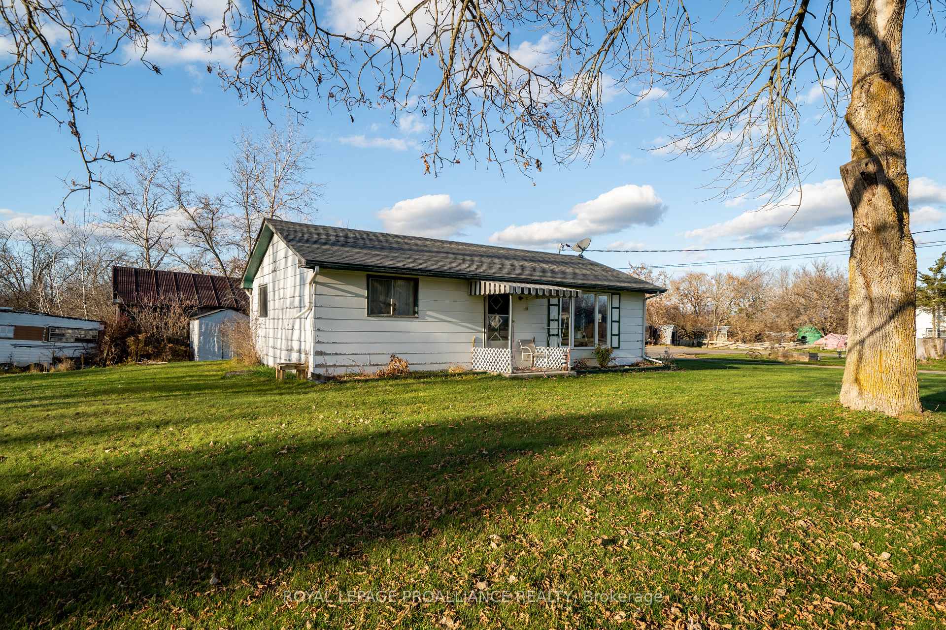 Photo 2 of 6089 Old Highway 2, Tyendinaga, Tyendinaga Township — HOMEH