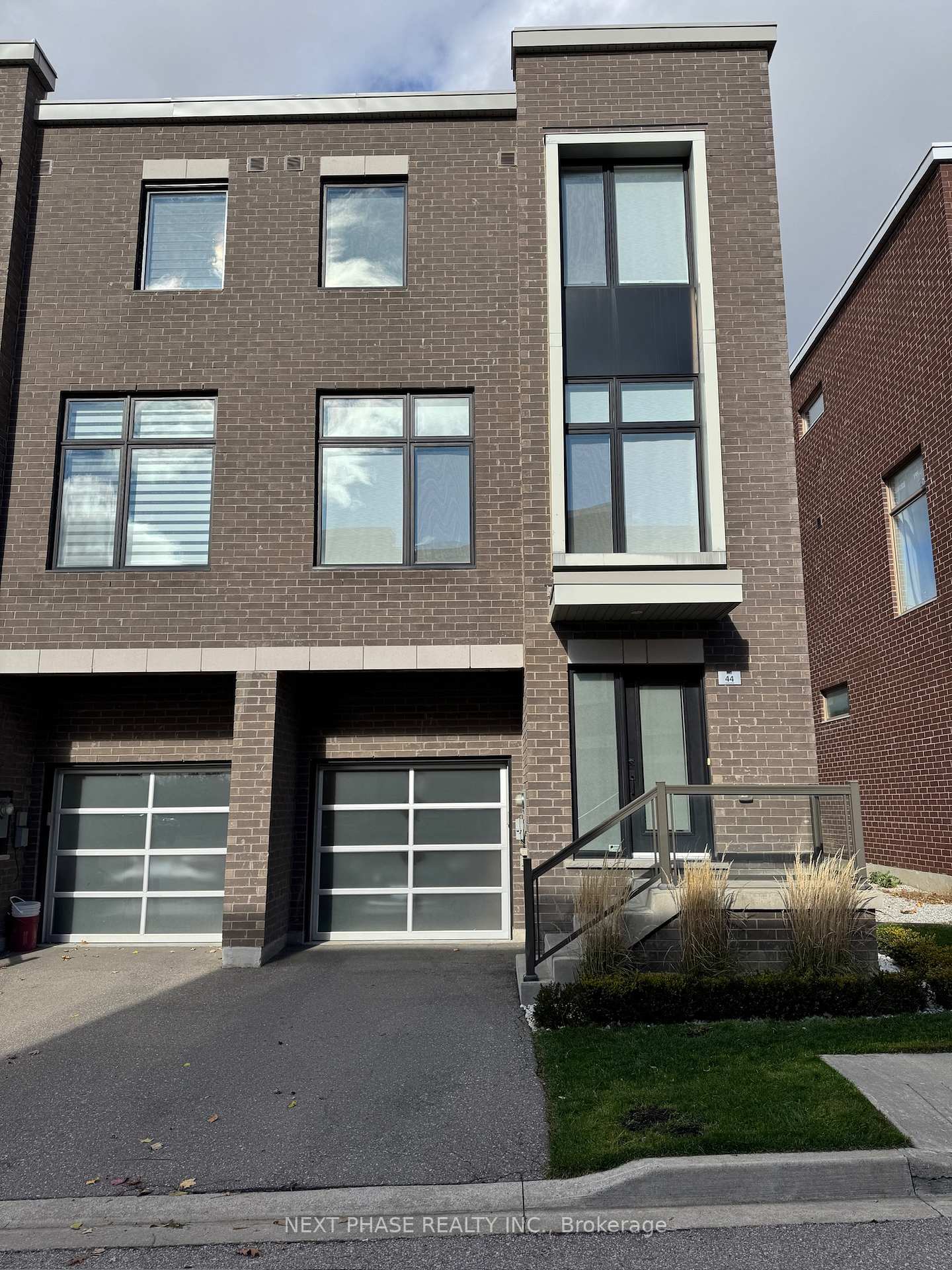 Photo 1 of 44 Juneau Street, Vaughan, East Woodbridge — HOMEH