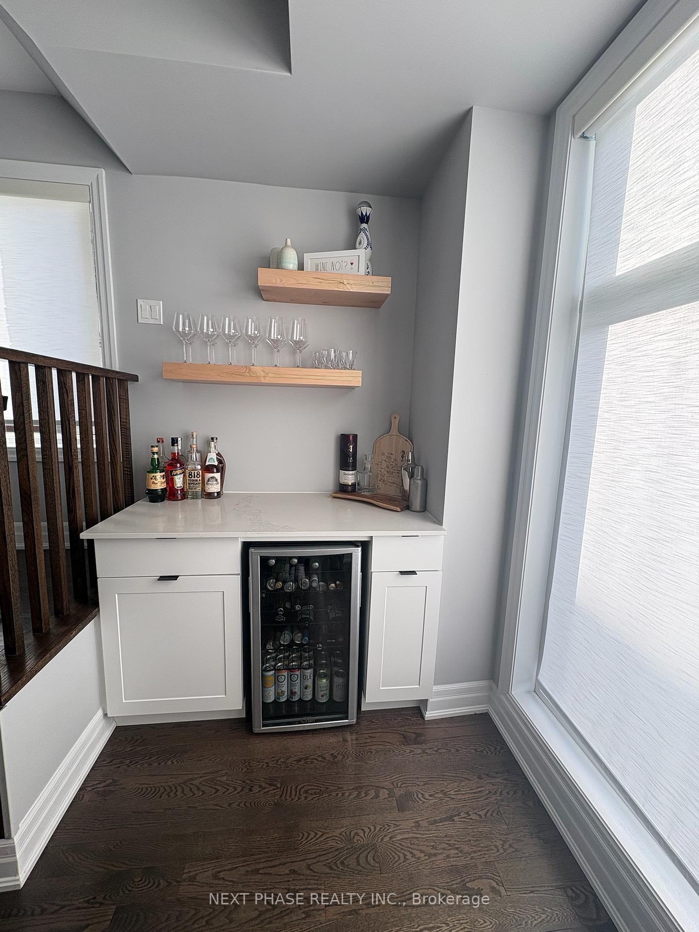 Photo 5 of 44 Juneau Street, Vaughan, East Woodbridge — HOMEH