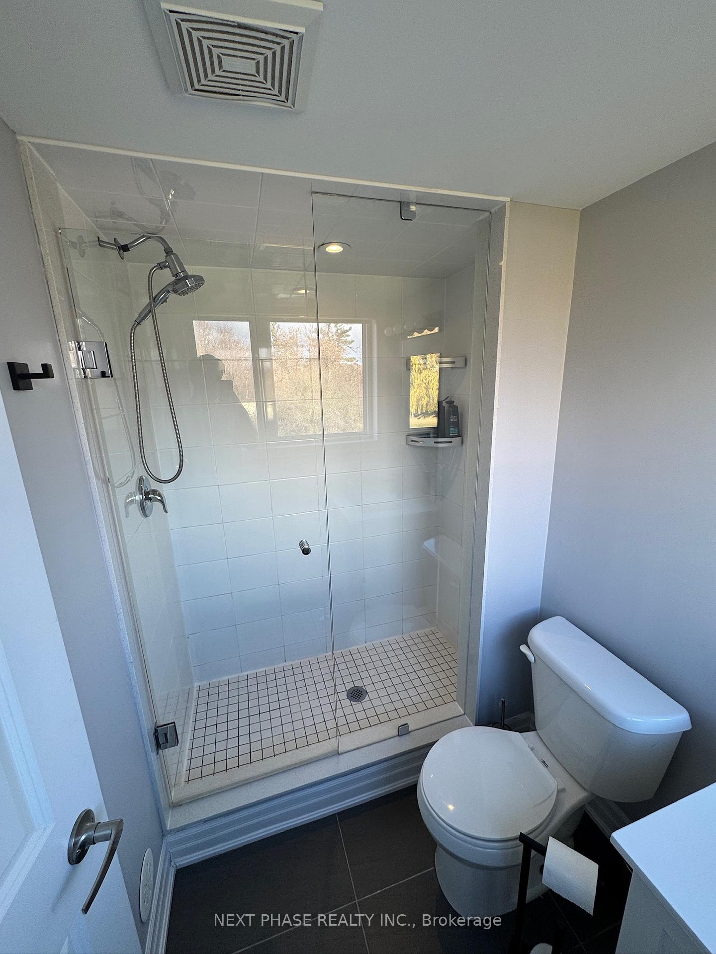 Photo 7 of 44 Juneau Street, Vaughan, East Woodbridge — HOMEH
