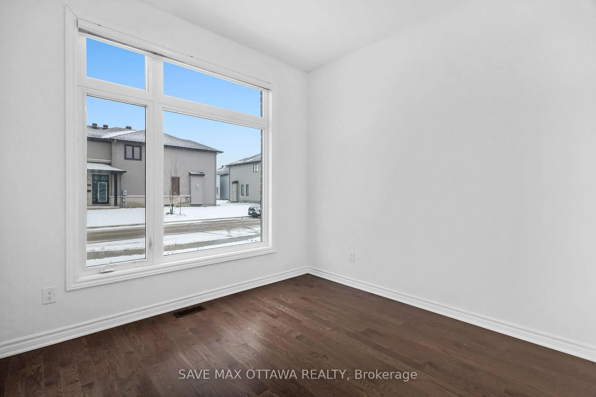 Photo 3 of 270 Turnbuckle Crescent N, Ottawa, Barrhaven - Half Moon Bay — HOMEH