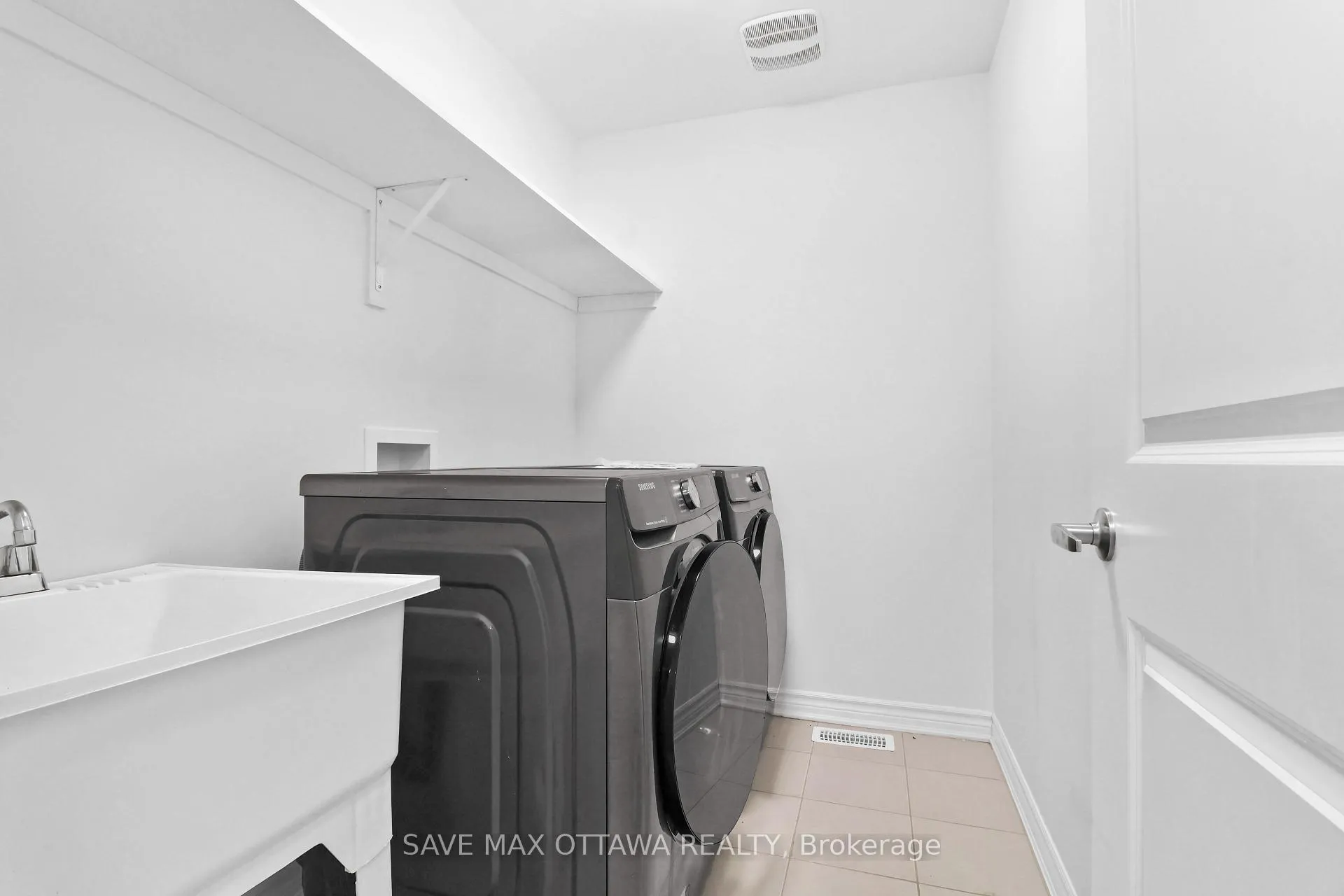 Photo 11 of 270 Turnbuckle Crescent N, Ottawa, Barrhaven - Half Moon Bay — HOMEH