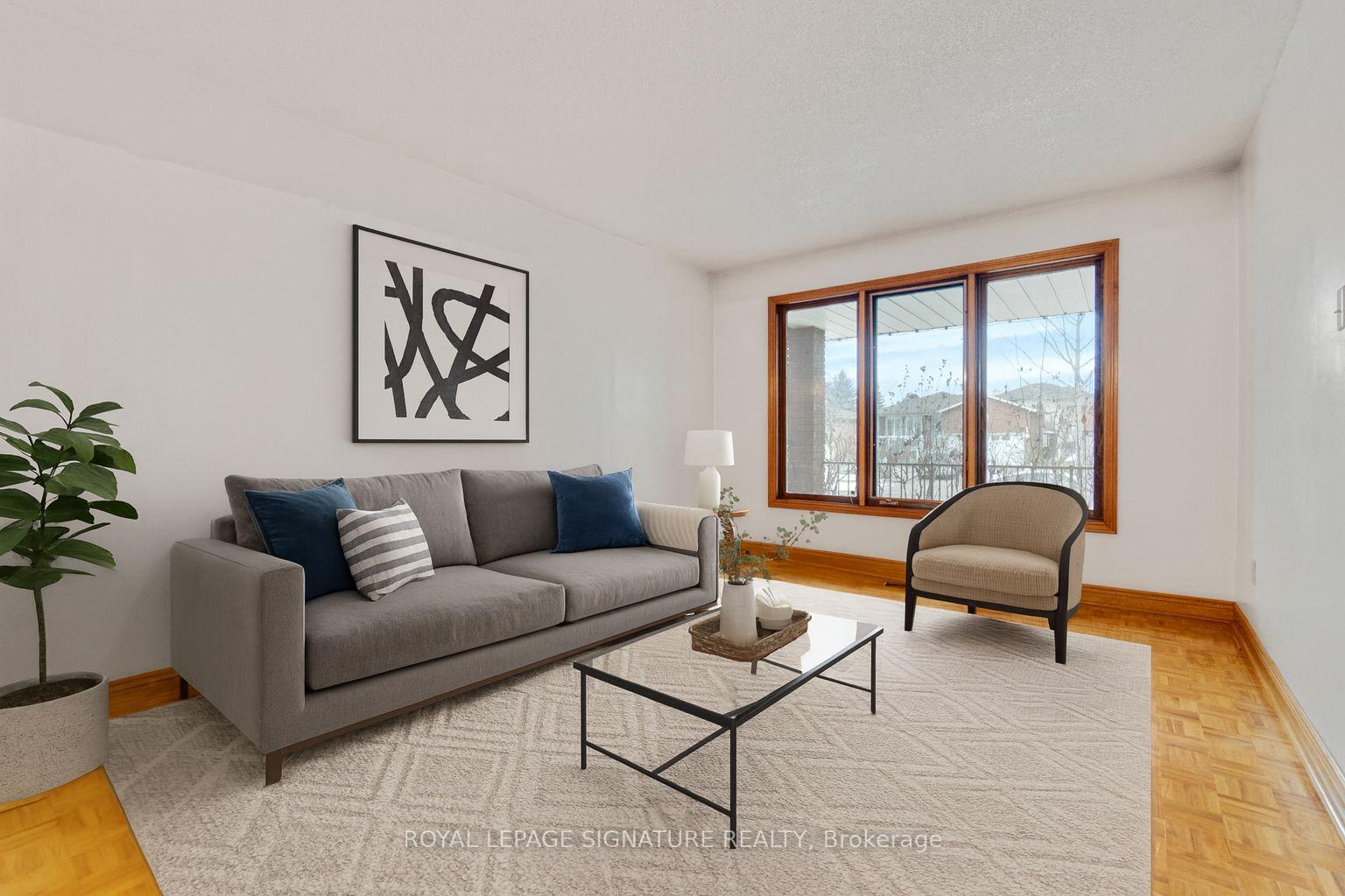 Photo 4 of 71 Marieta Street, Vaughan, East Woodbridge — HOMEH