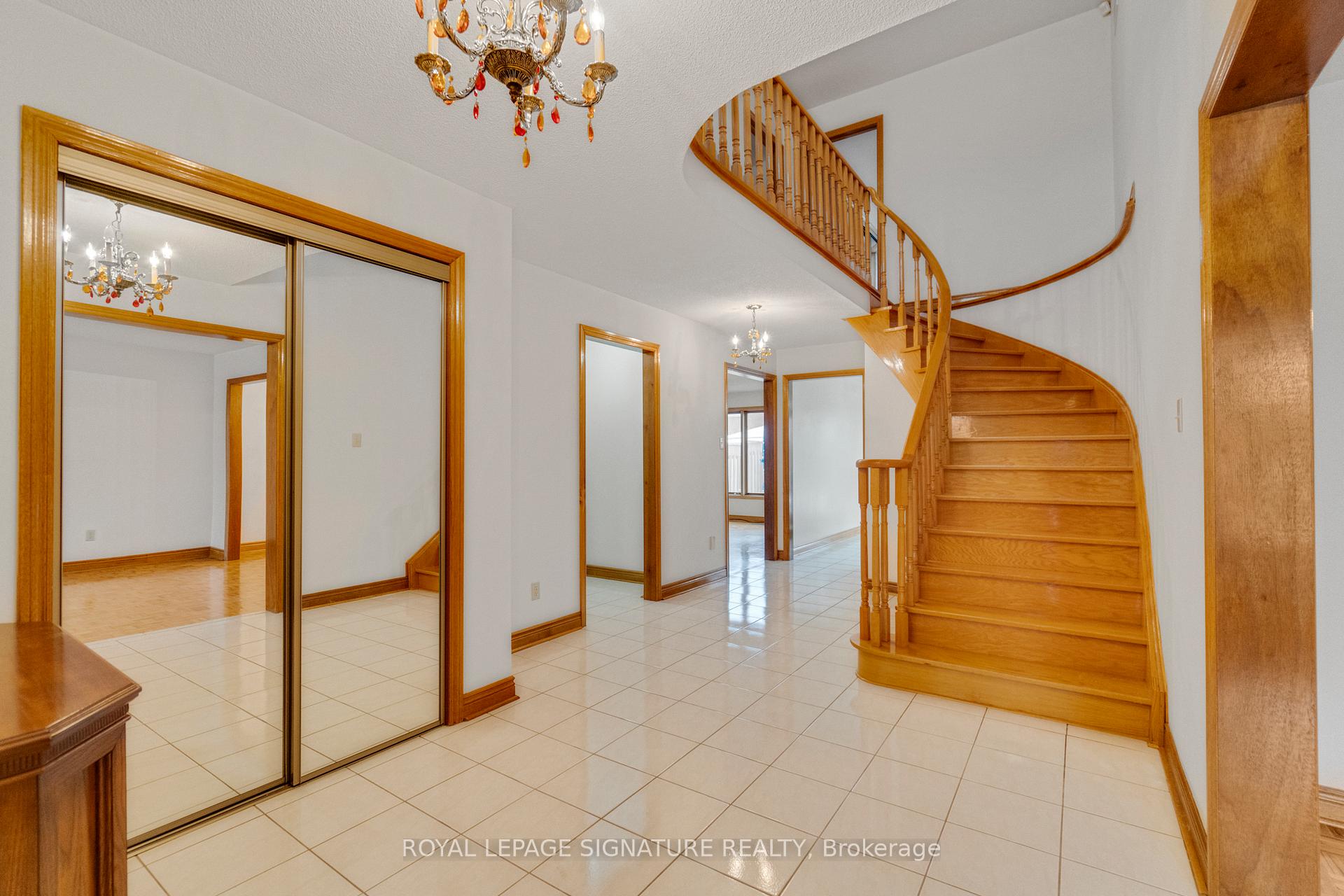 Photo 6 of 71 Marieta Street, Vaughan, East Woodbridge — HOMEH