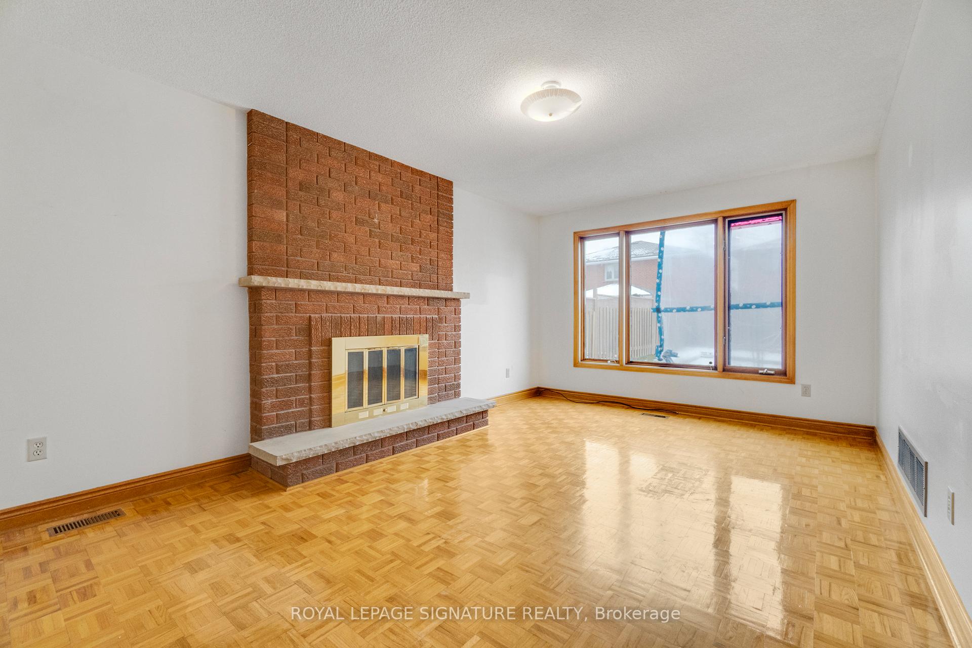 Photo 8 of 71 Marieta Street, Vaughan, East Woodbridge — HOMEH