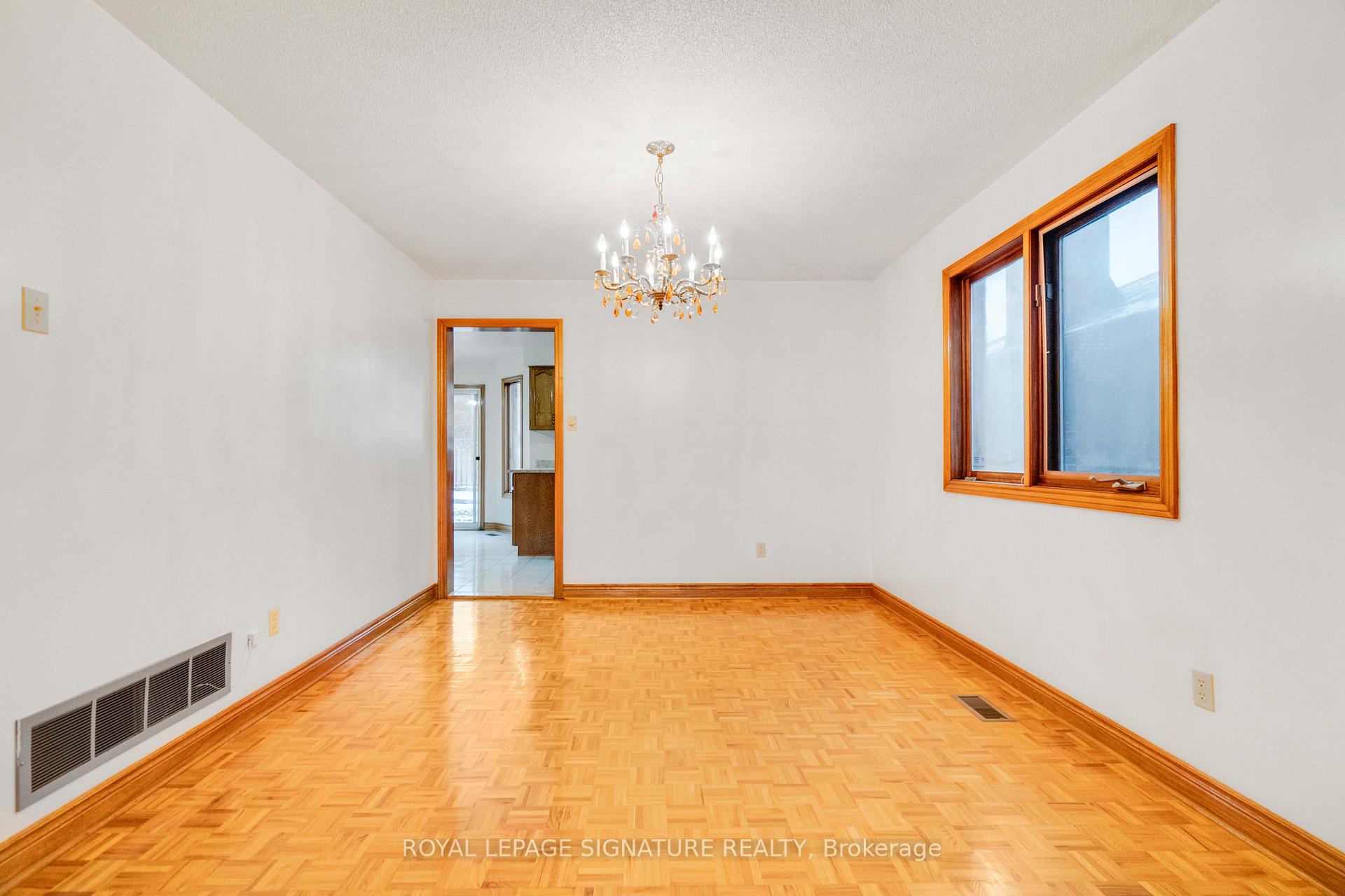 Photo 10 of 71 Marieta Street, Vaughan, East Woodbridge — HOMEH