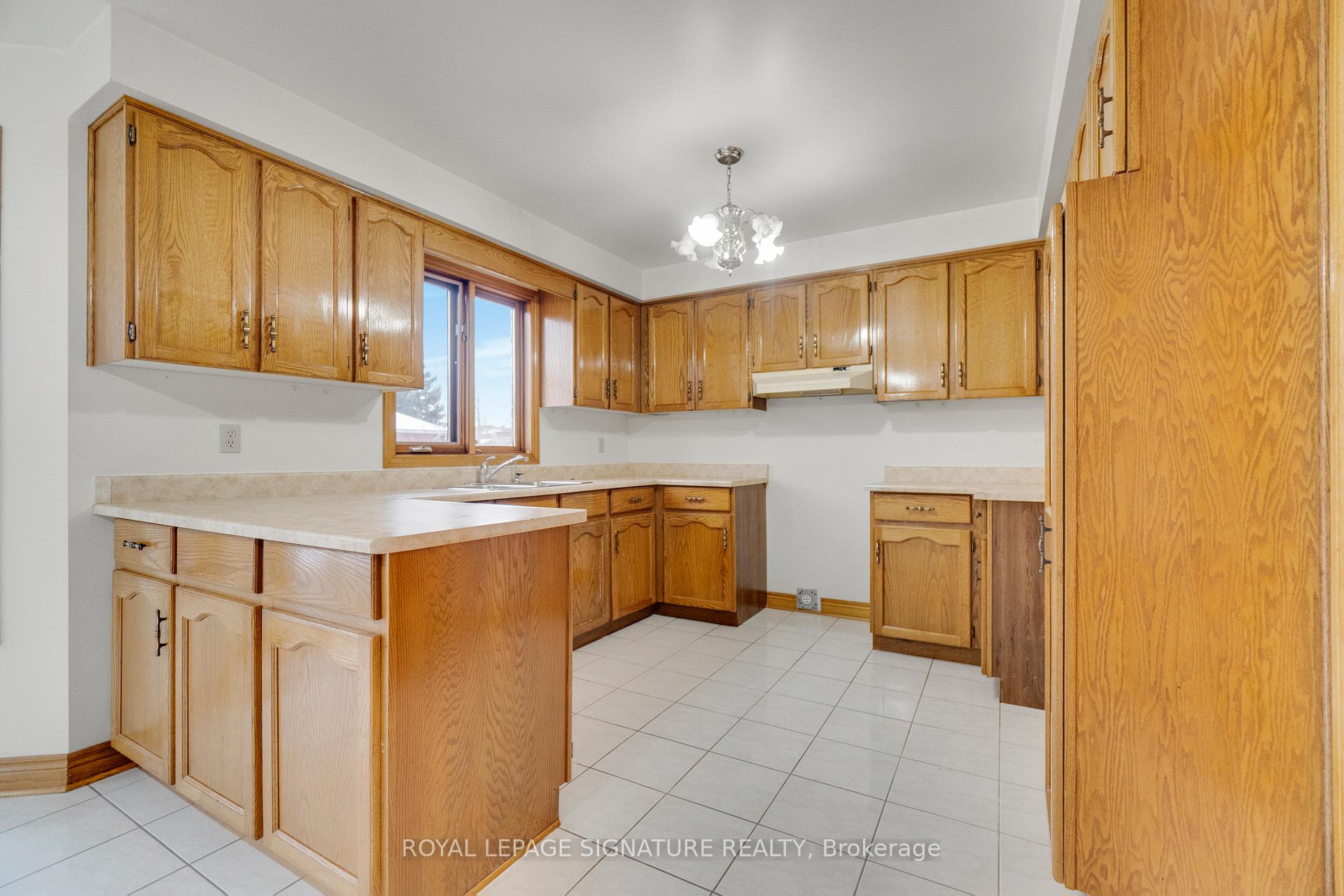 Photo 15 of 71 Marieta Street, Vaughan, East Woodbridge — HOMEH