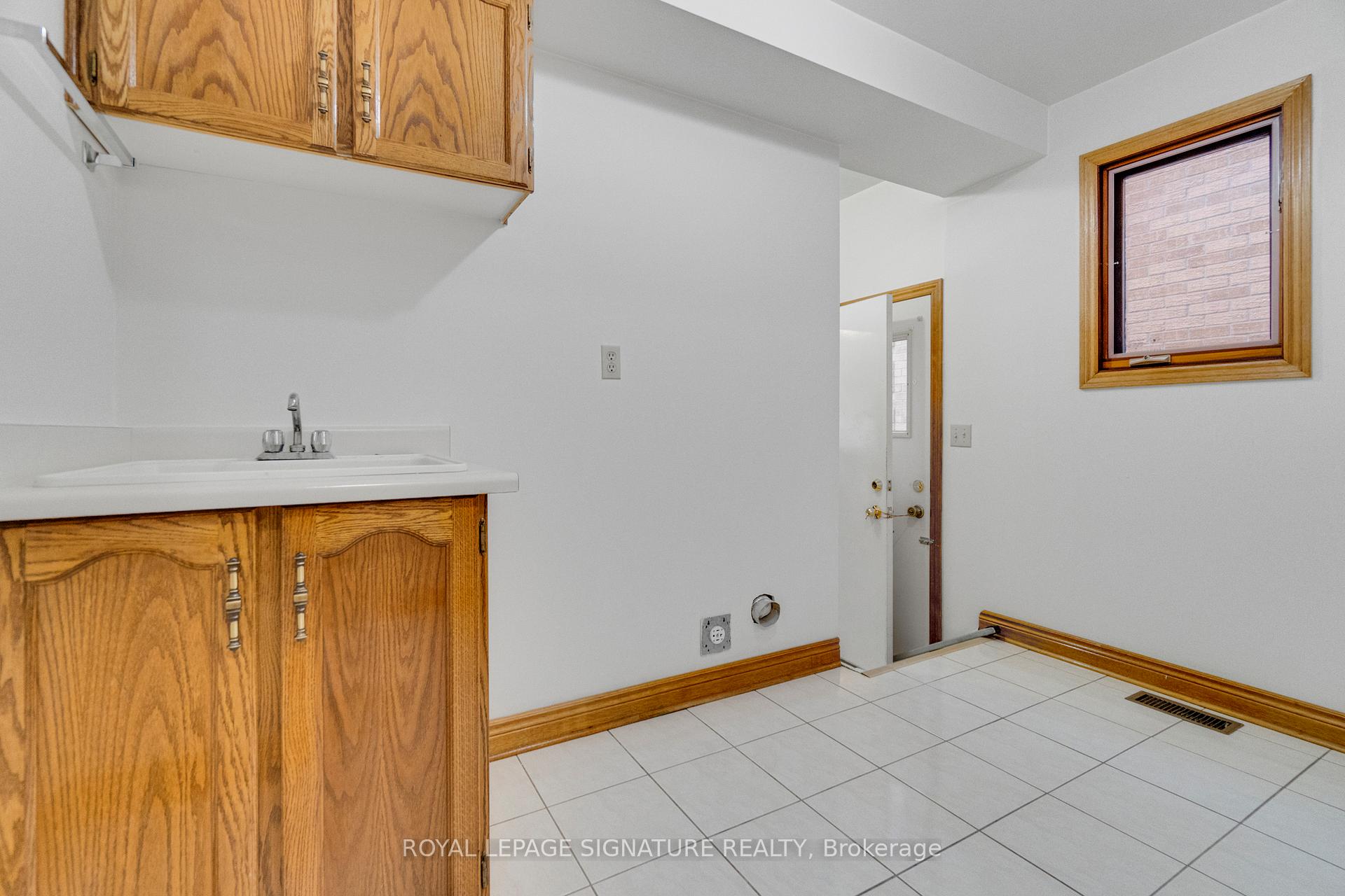 Photo 18 of 71 Marieta Street, Vaughan, East Woodbridge — HOMEH