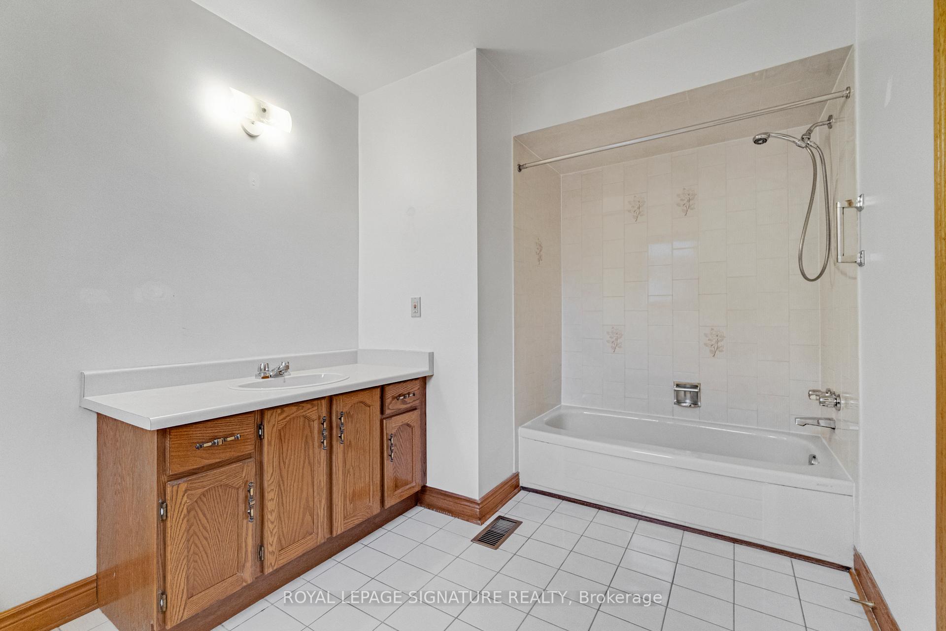Photo 25 of 71 Marieta Street, Vaughan, East Woodbridge — HOMEH