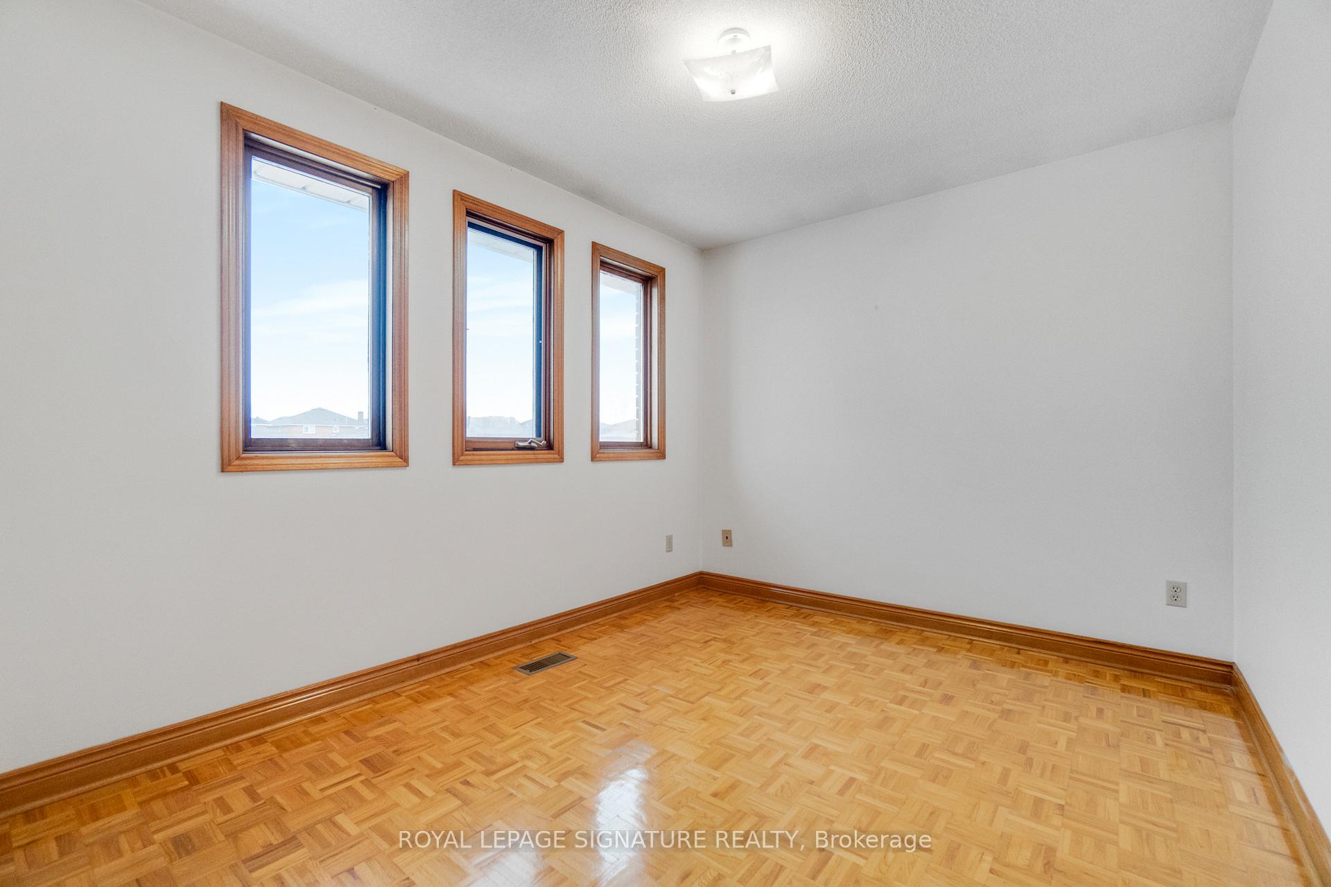Photo 32 of 71 Marieta Street, Vaughan, East Woodbridge — HOMEH