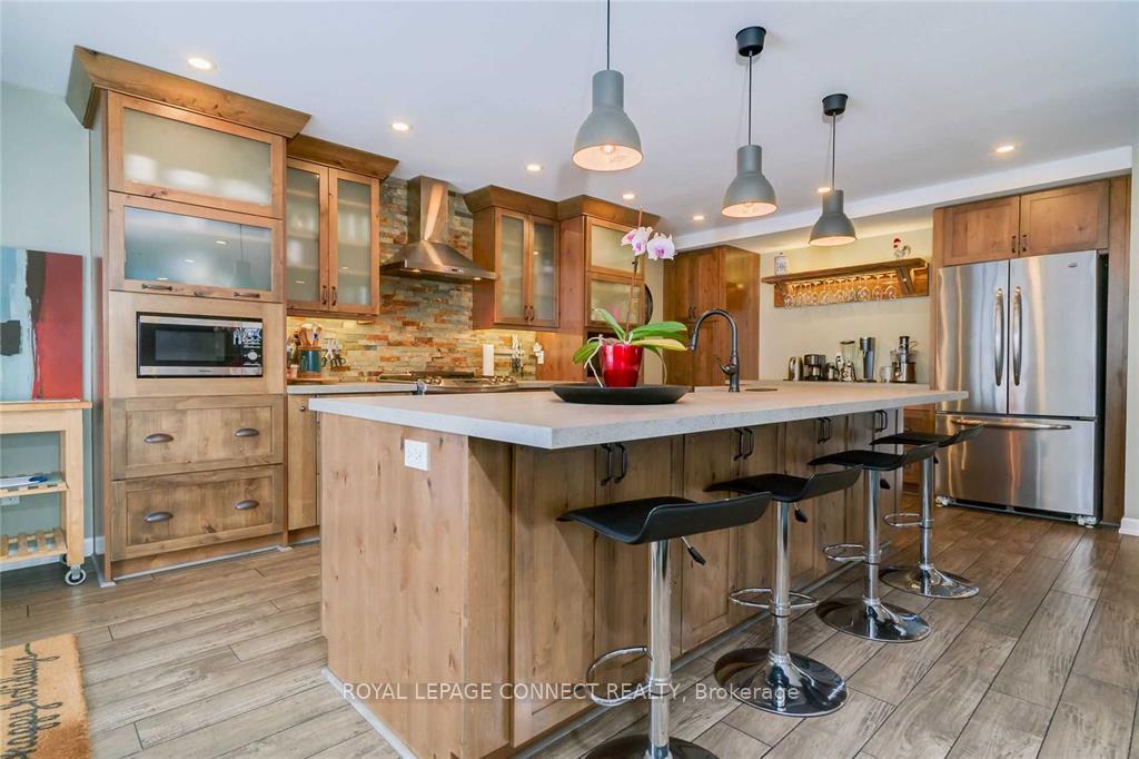 Photo 3 of 63 Warwick Avenue, Ajax, South East — HOMEH