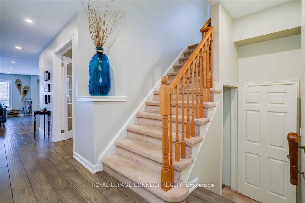 Photo 14 of 63 Warwick Avenue, Ajax, South East — HOMEH