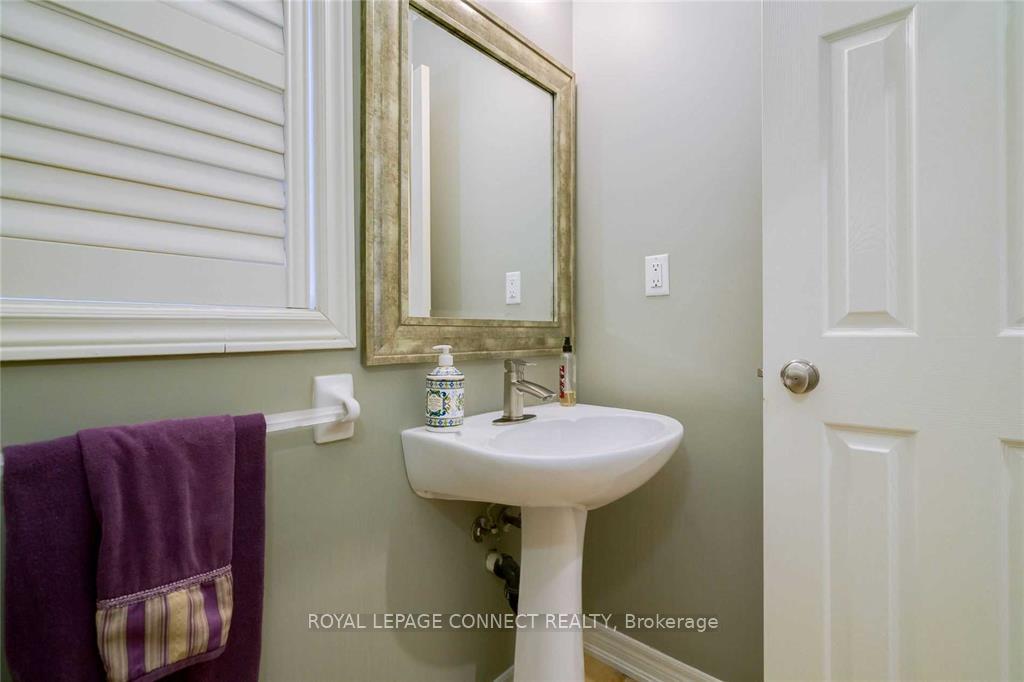 Photo 15 of 63 Warwick Avenue, Ajax, South East — HOMEH