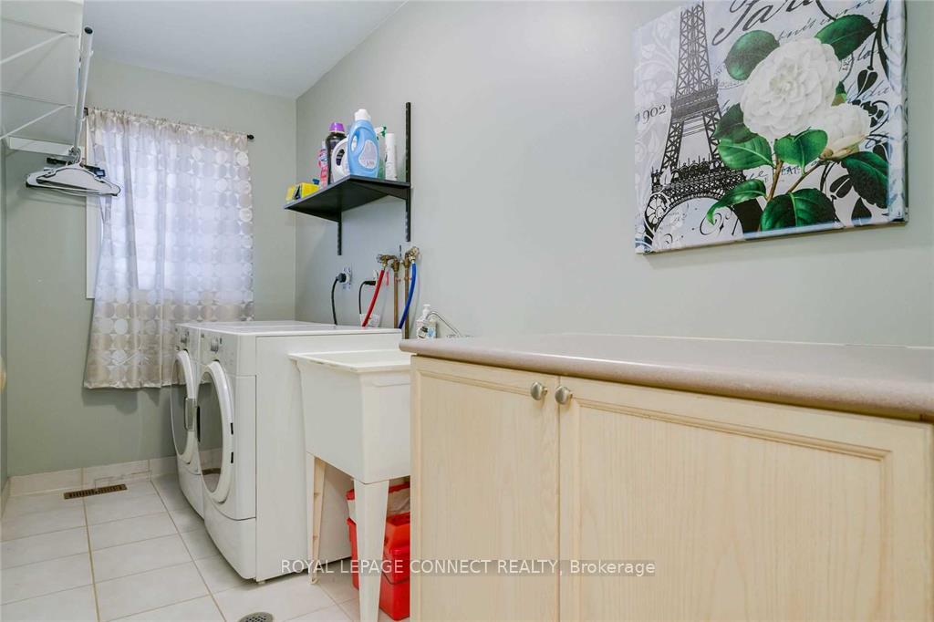 Photo 32 of 63 Warwick Avenue, Ajax, South East — HOMEH