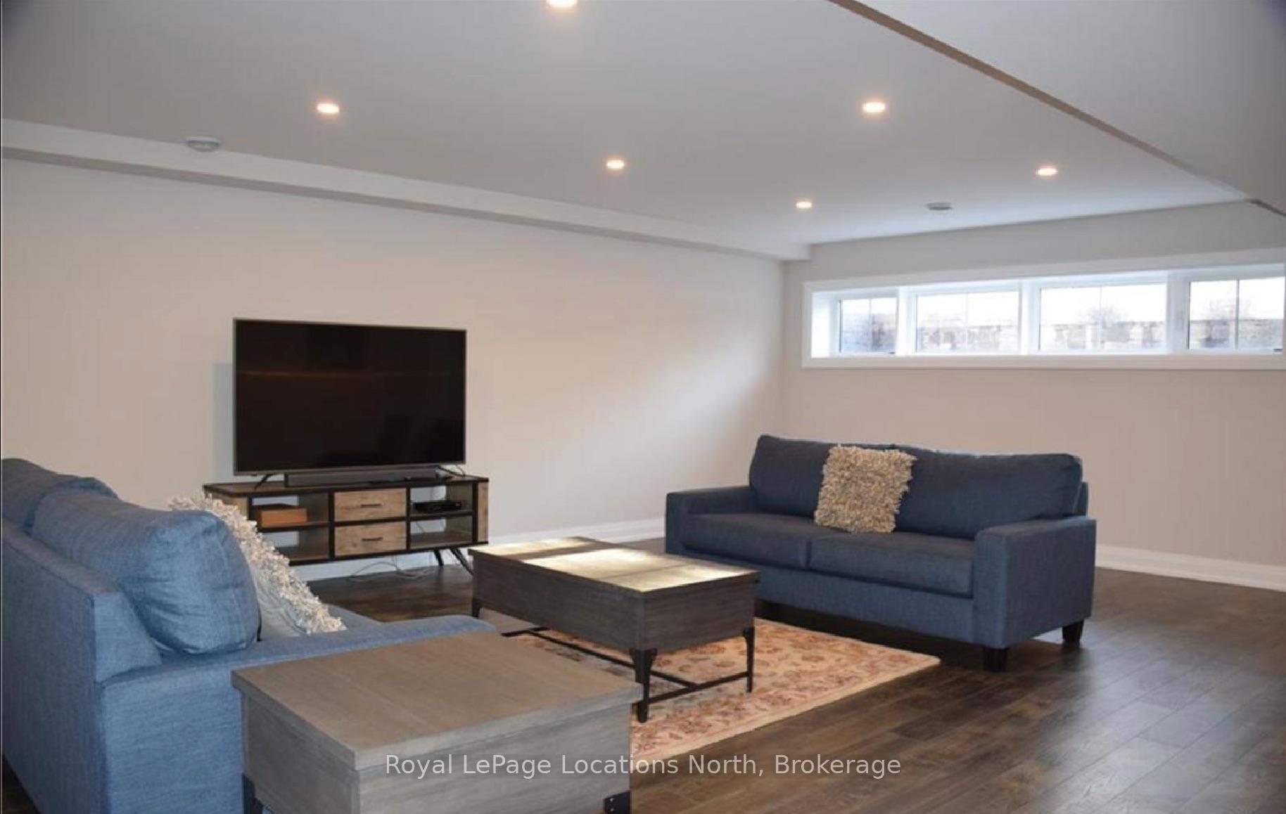 Photo 7 of 105 White Oak Crescent, Blue Mountains — HOMEH