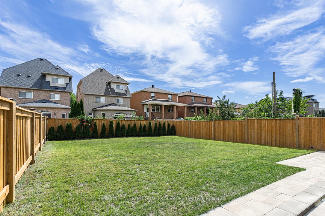 Photo 4 of 117 Crestwood Road, Vaughan, Crestwood-Springfarm-Yorkhill — HOMEH