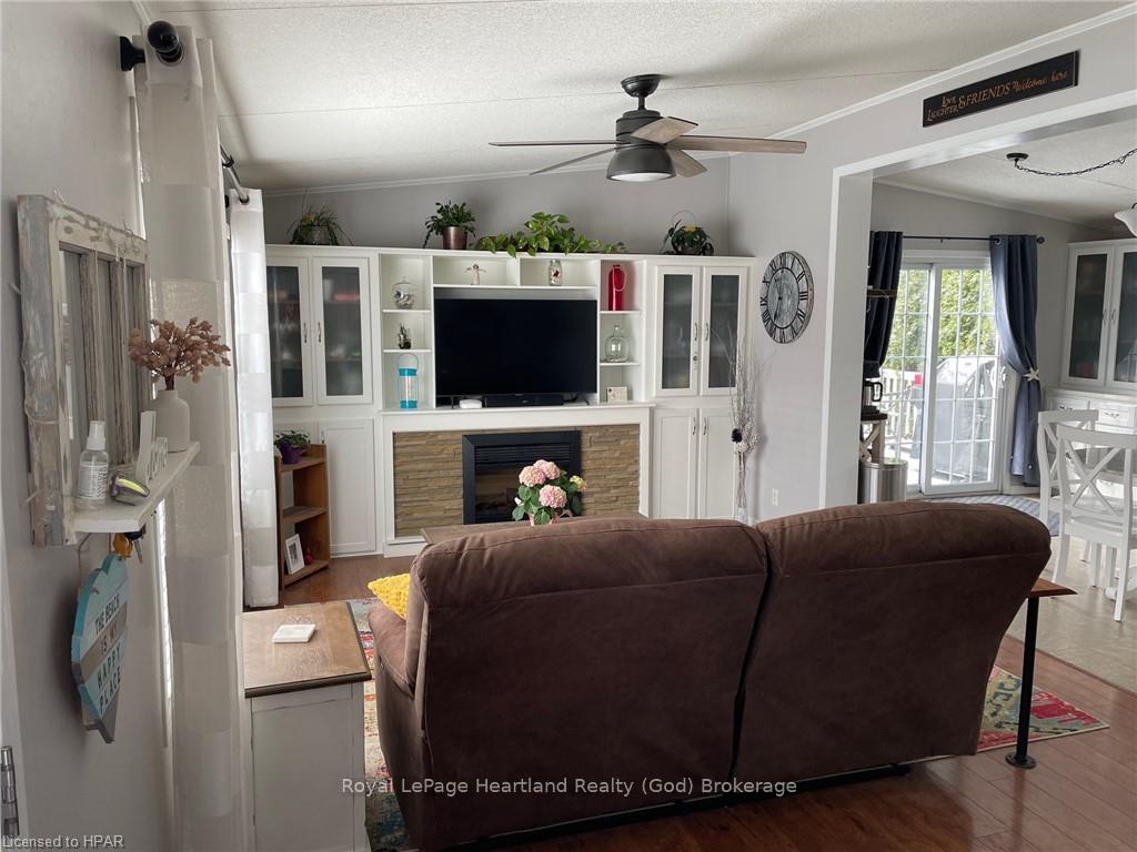 Photo 3 of 77307 (29 ROWAN RD) Bluewater Hwy 21, Bluewater, Bayfield — HOMEH