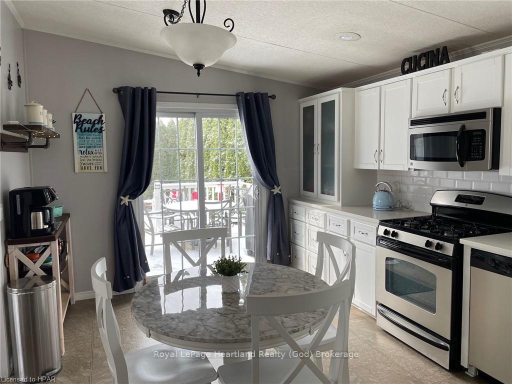 Photo 7 of 77307 (29 ROWAN RD) Bluewater Hwy 21, Bluewater, Bayfield — HOMEH